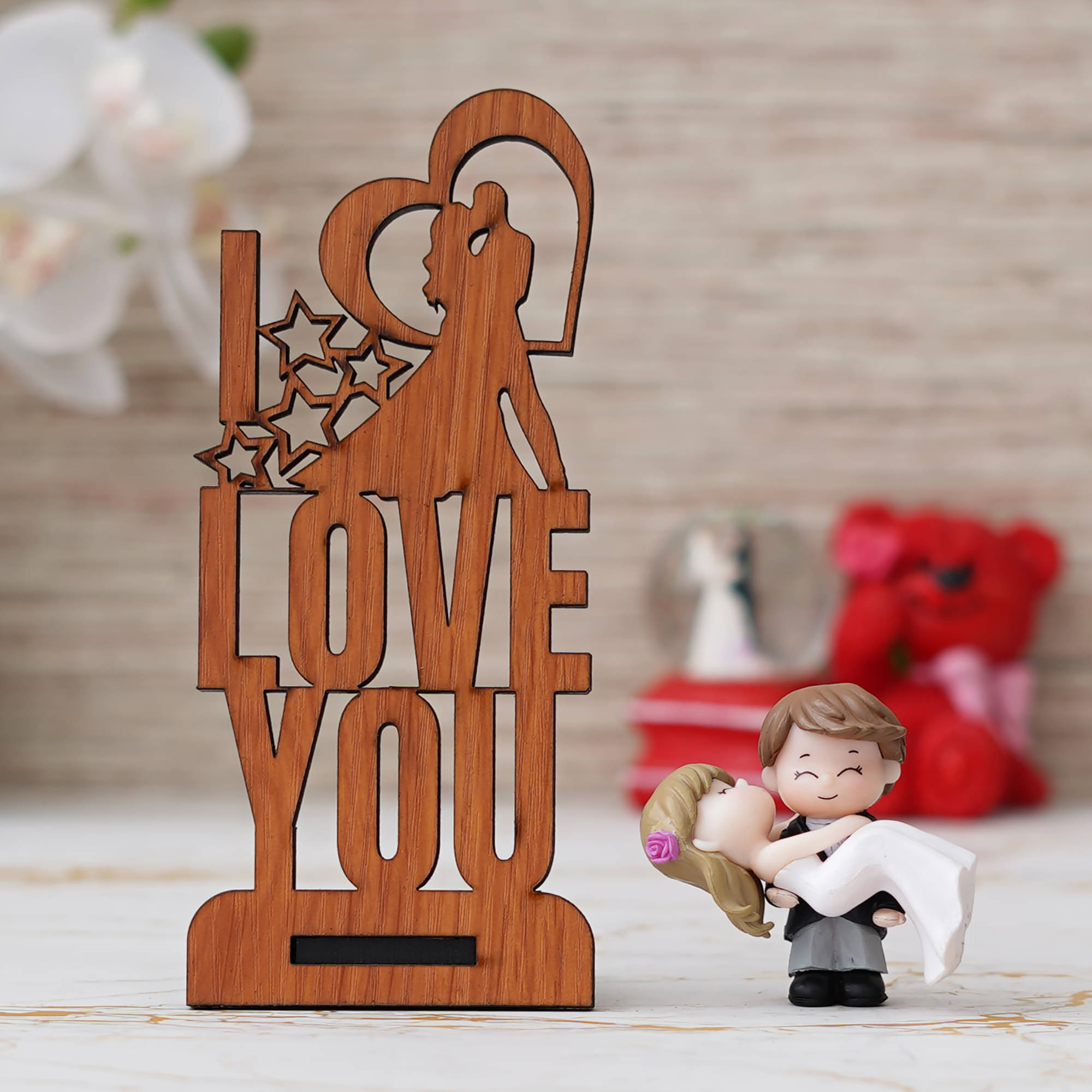     			eCraftIndia Brown Wood Valentine Hamper