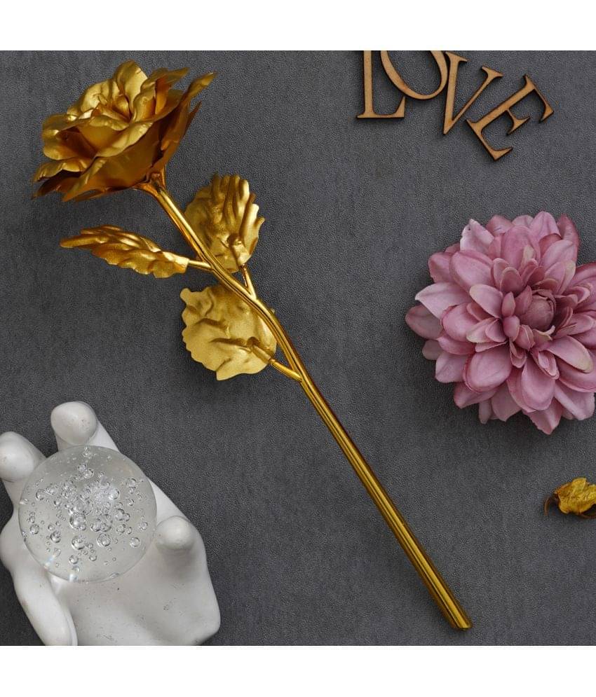     			eCraftIndia Valentine Gift Set Gold-Toned Rose Showpiece