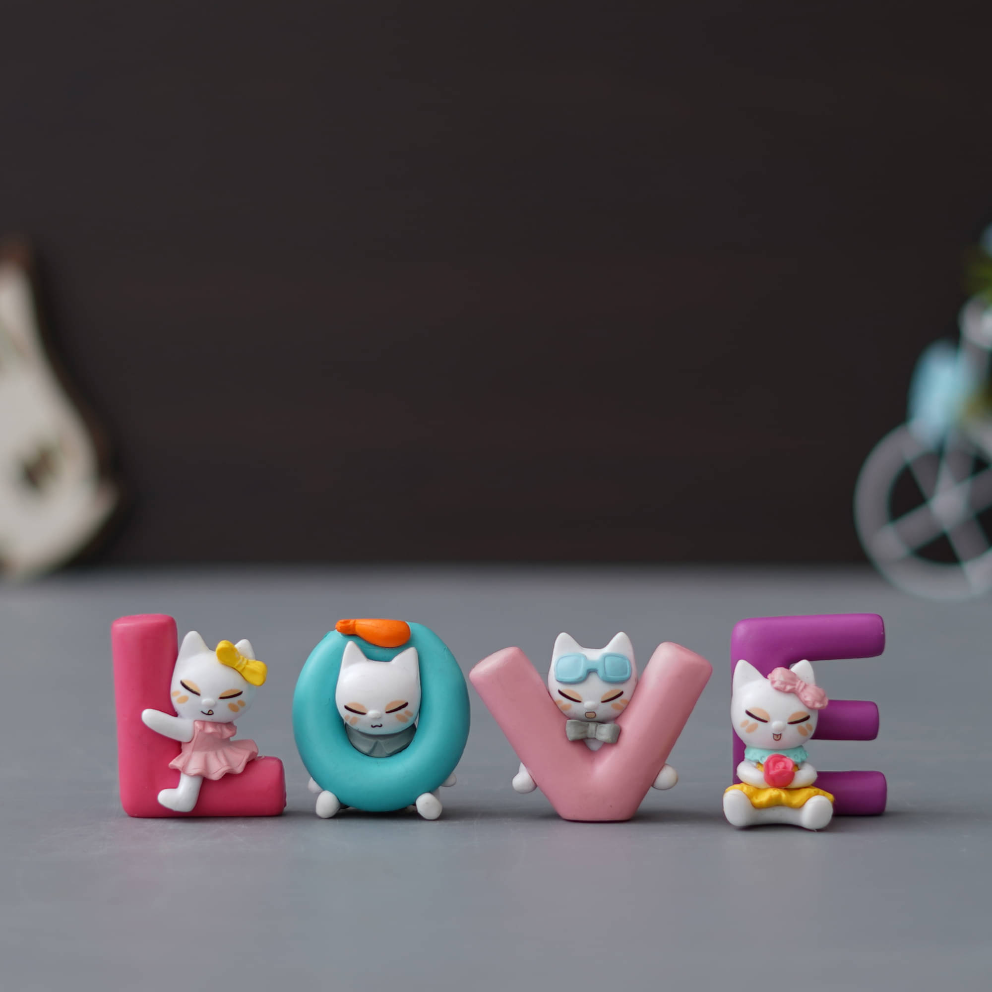     			eCraftIndia Multicolor Resin Valentine Hamper