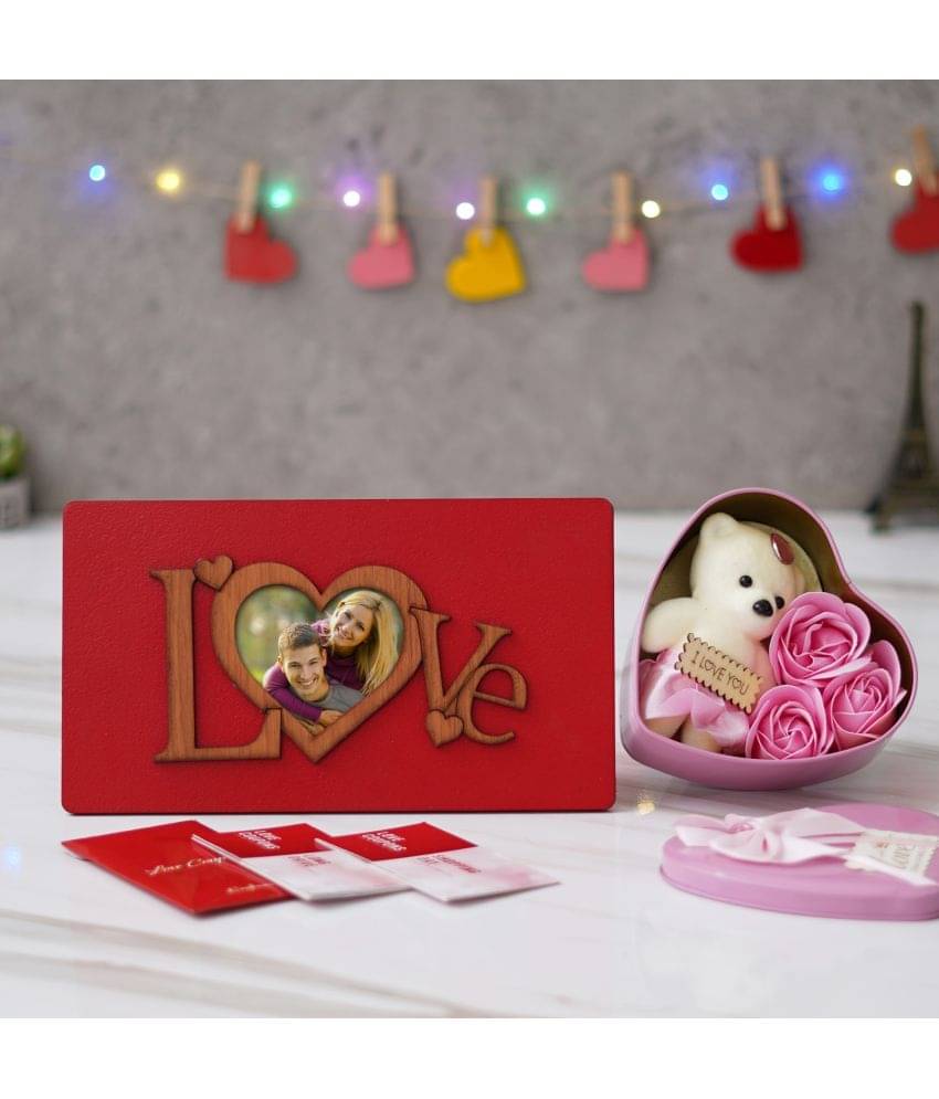     			eCraftIndia Red Paper Valentine Hamper