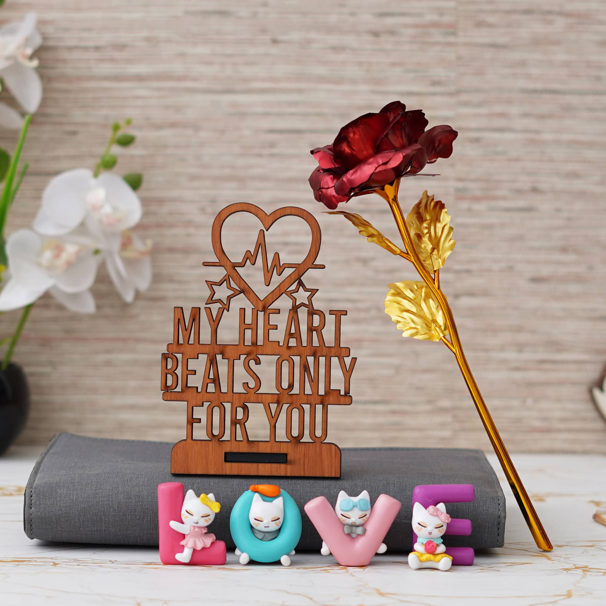     			eCraftIndia Red Plastic Valentine Hamper