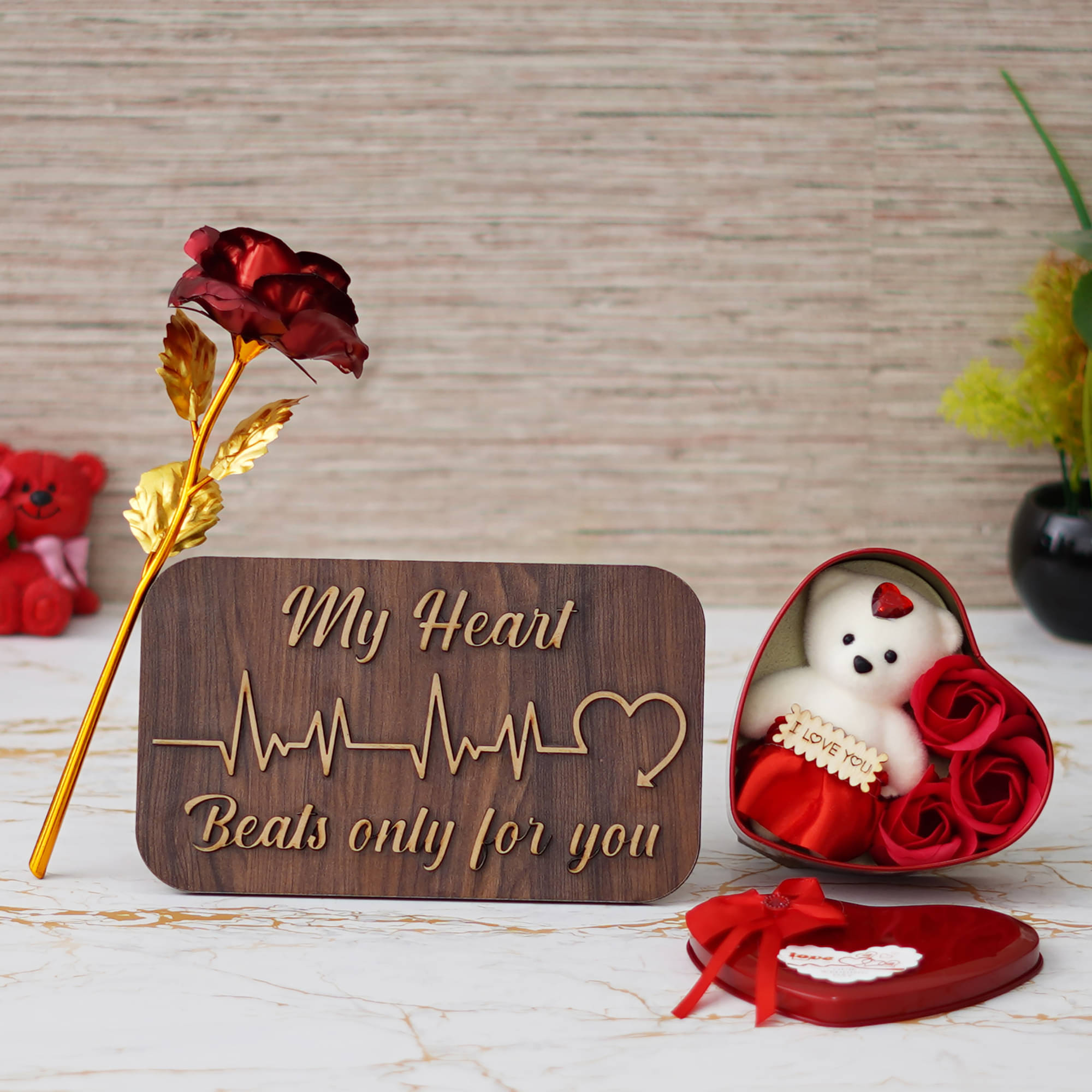     			eCraftIndia Red Plastic Valentine Hamper