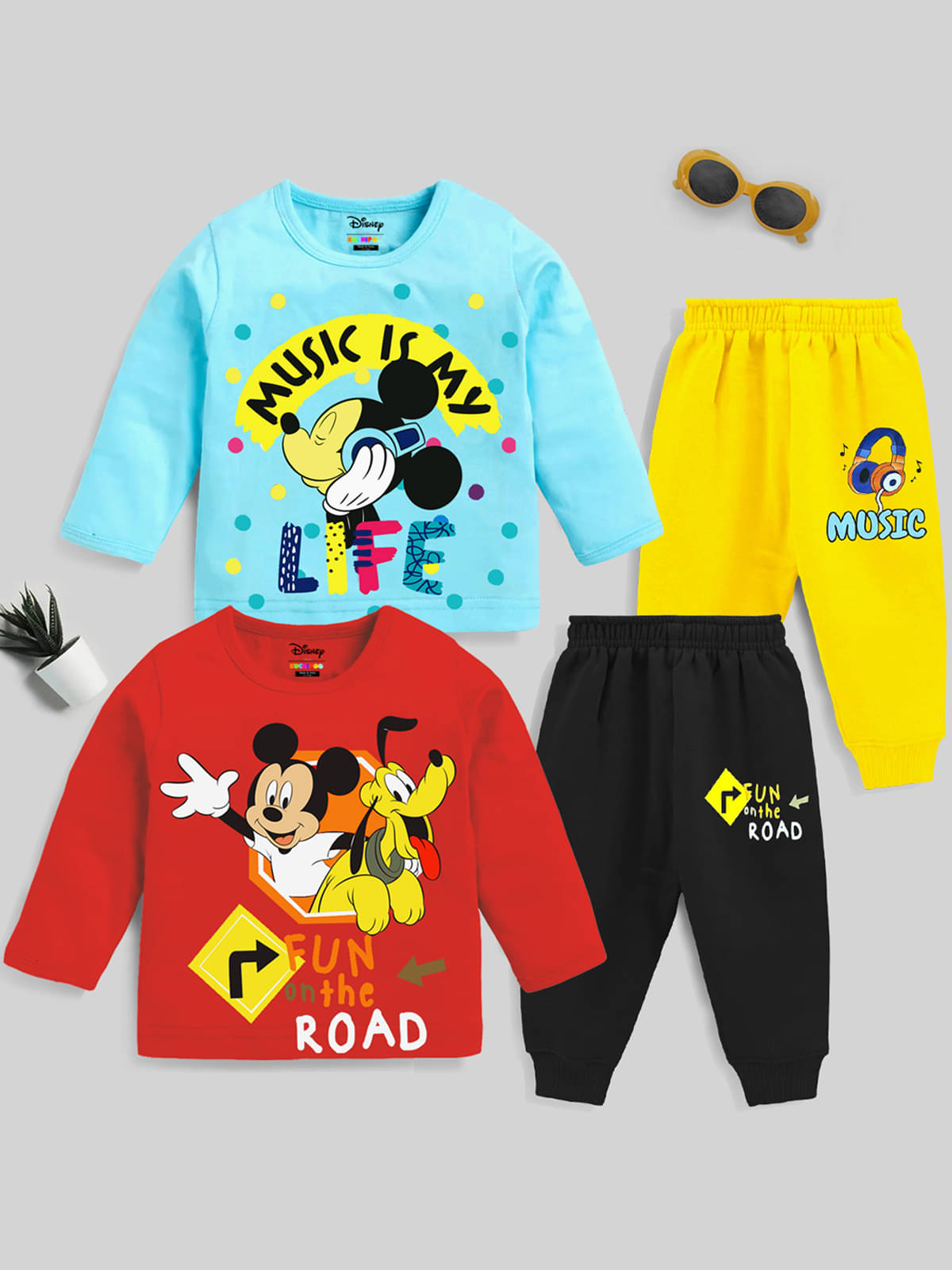     			Kuchipoo Pack of 2 Boys Cotton Blend T-Shirt & Trackpants Set ( Multicolor1 )