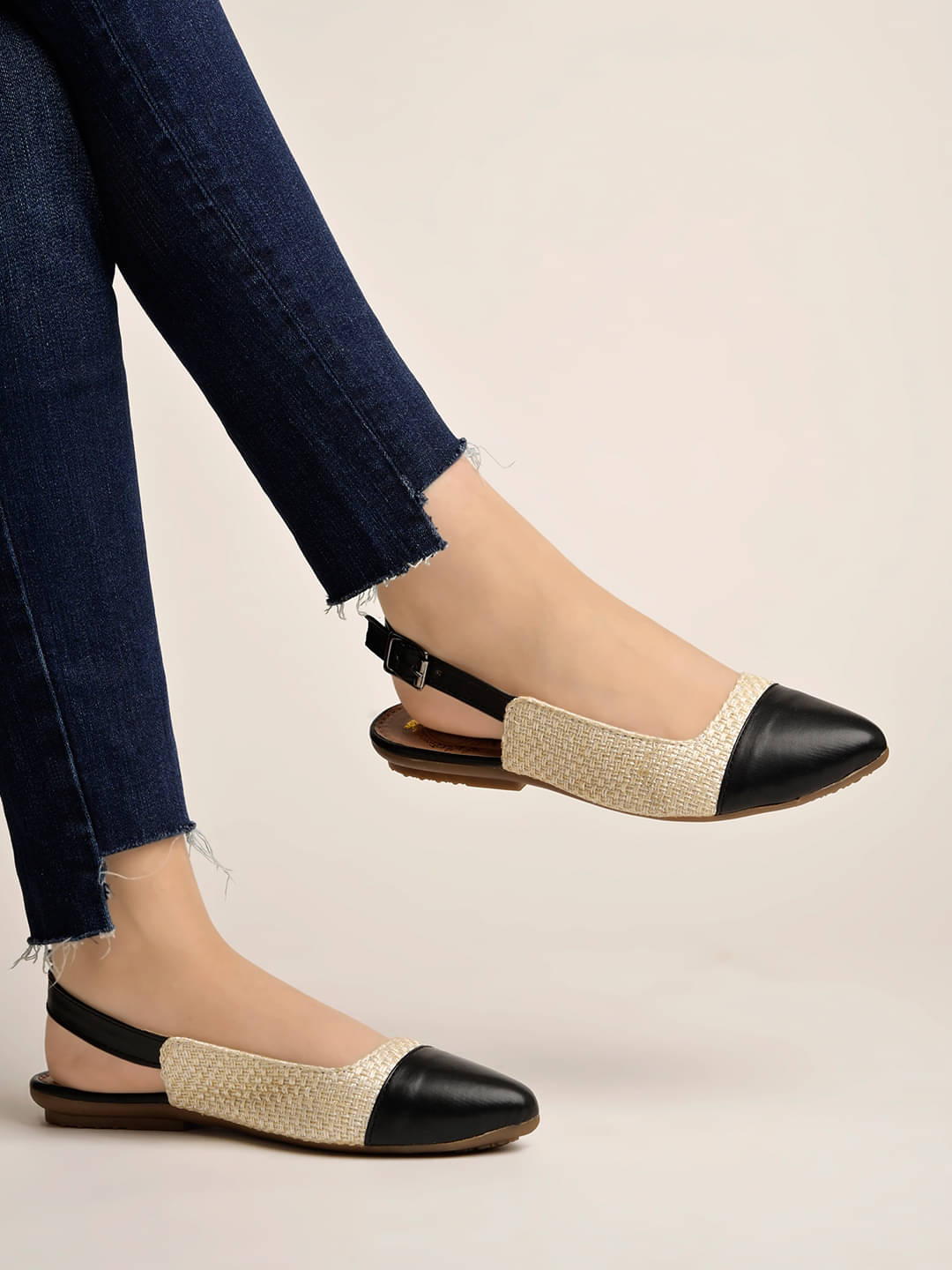     			Shoetopia Black Women's Casual Ballerinas