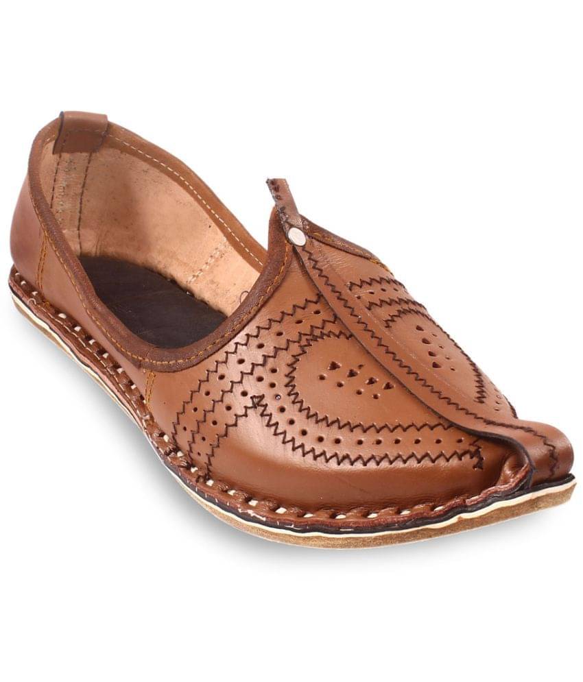     			Apratim Tan Men's Jutti