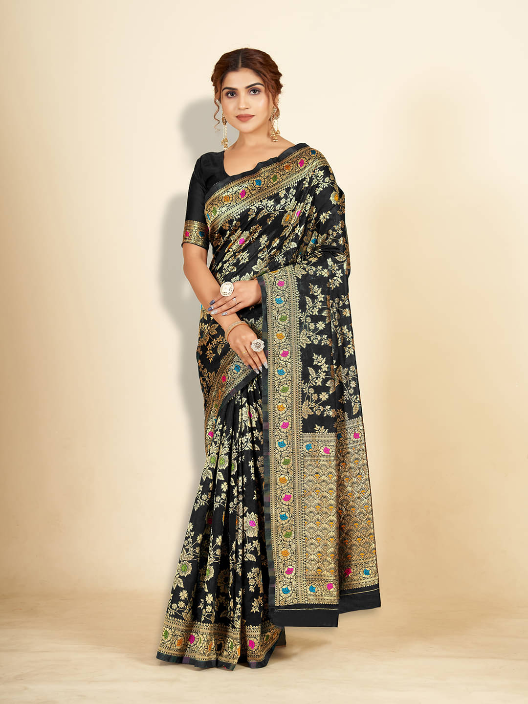 ISARA Banarasi Silk Printed Saree With Unstitched Blouse Piece ( Black ) ISARA Banarasi Silk Printed Saree With Unstitched Blouse Piece ( Black )