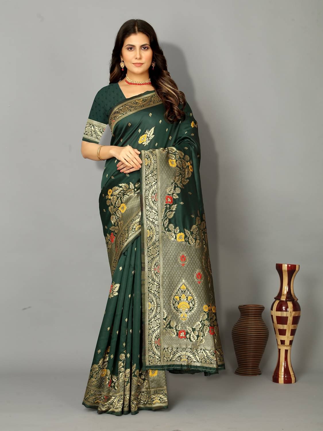     			ISARA Banarasi Silk Woven Saree With Unstitched Blouse Piece ( Green )