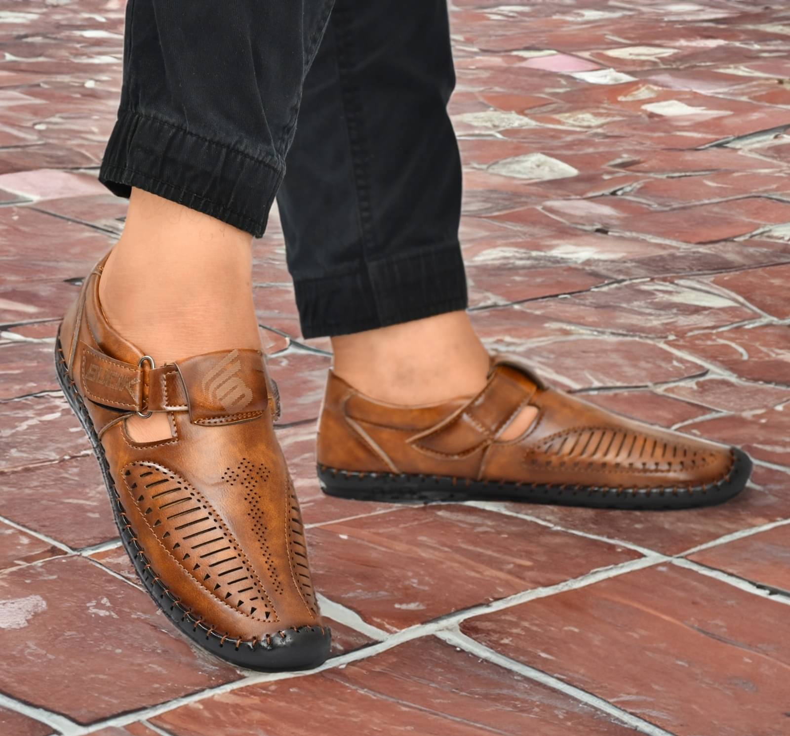     			Bucik - Tan Men's Sandals