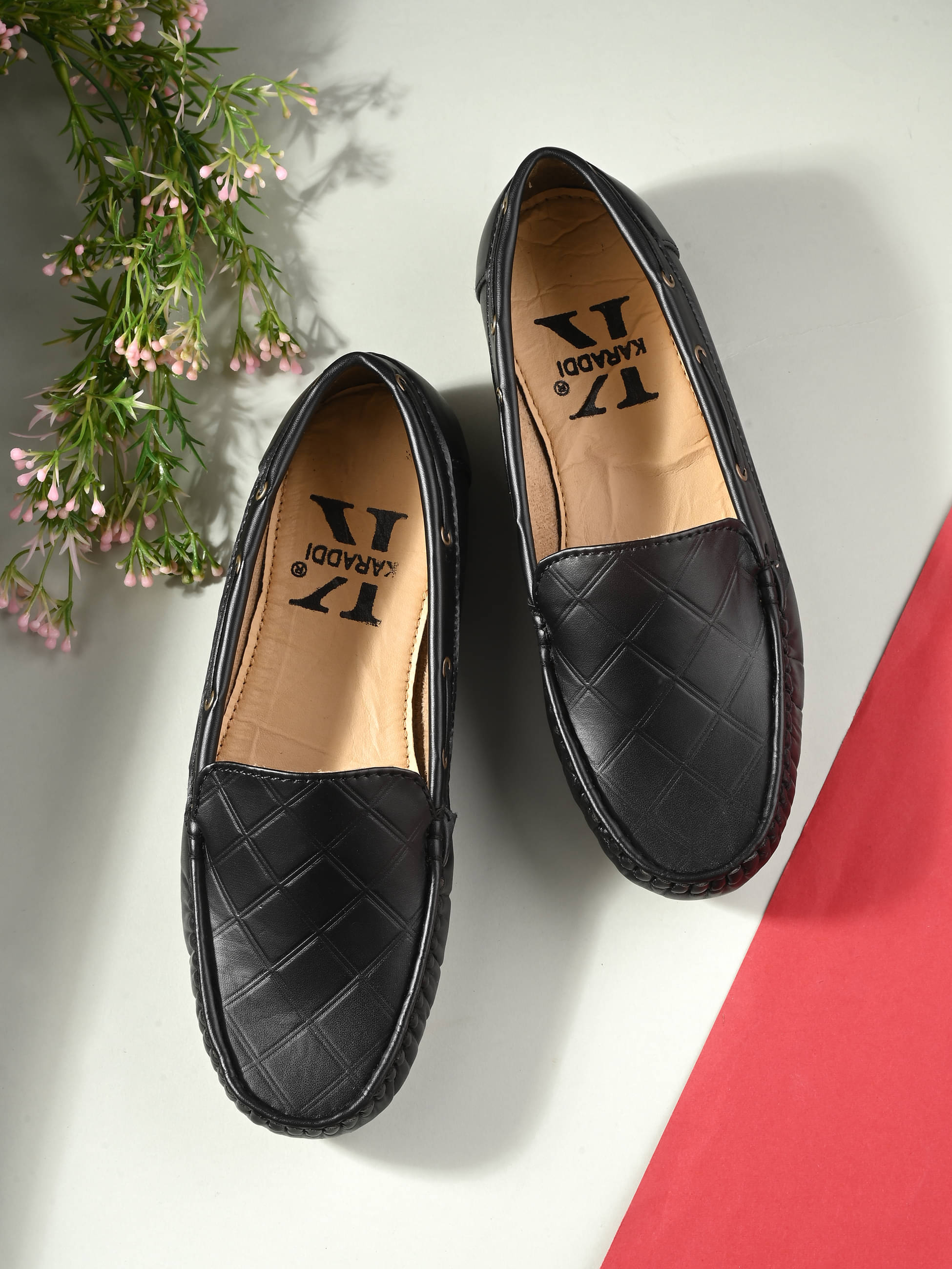     			KARADDI Black Women's Loafers