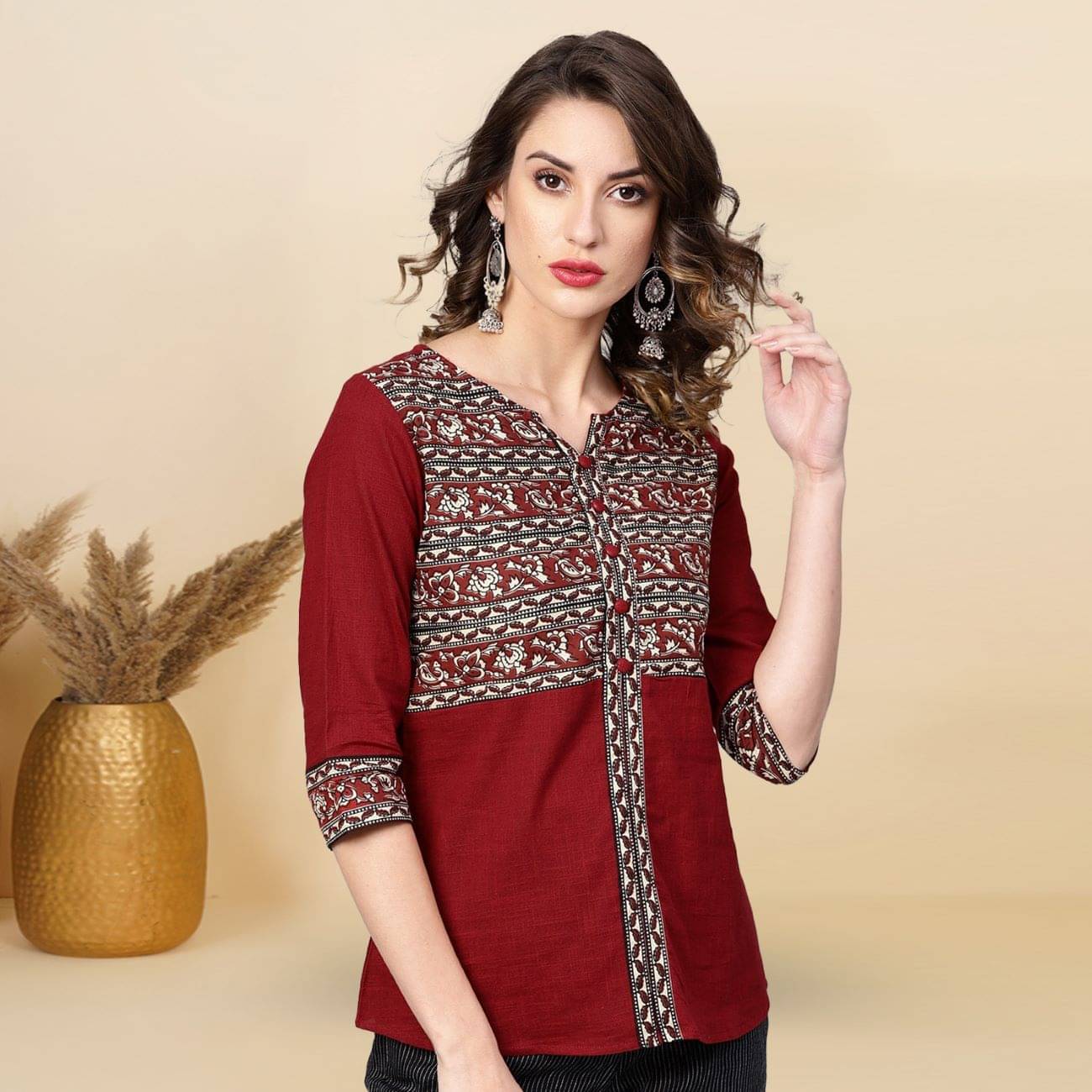     			Yash Gallery Maroon Cotton Women's Regular Top ( Pack of 1 )