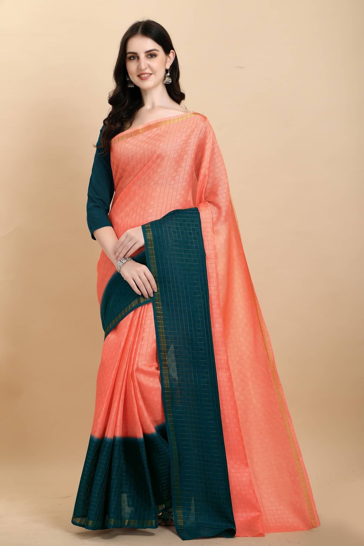 Apnisha Silk Blend Colorblock Saree With Unstitched Blouse Piece ( Peach ) - Sarees | Buy online on ZillyBuy