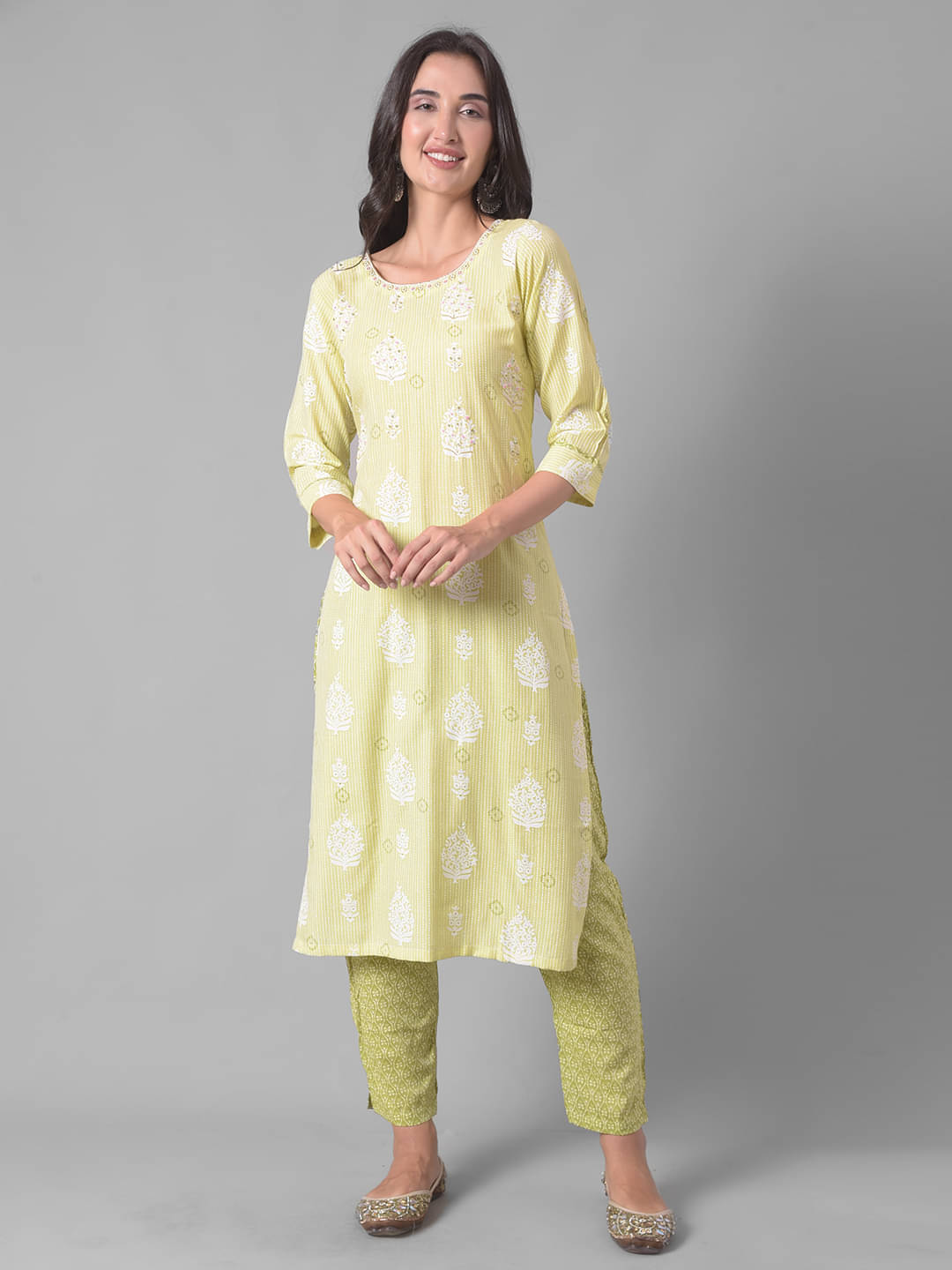     			Dollar Missy Cotton Blend Self Design Straight Women's Kurti - Green ( Pack of 1 )