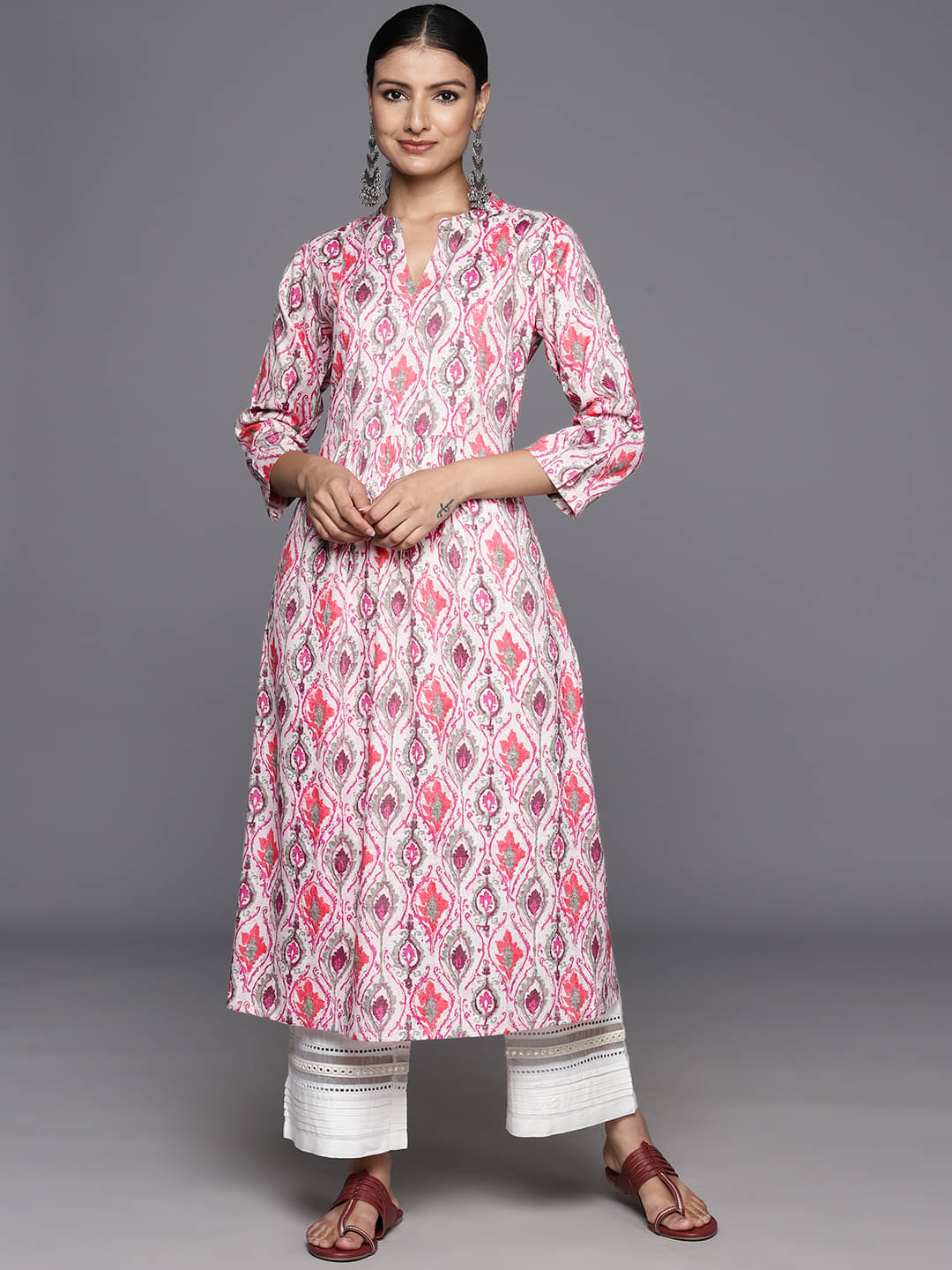     			Varanga Viscose Printed A-Line Women's Kurti - Pink ( Pack of 1 )