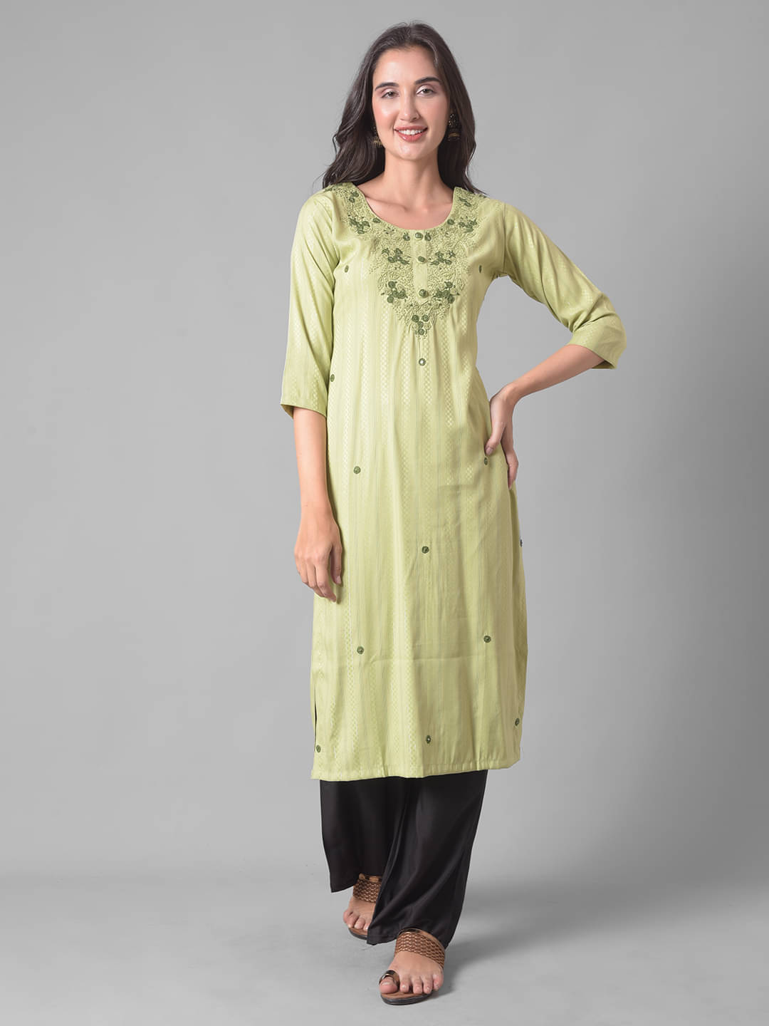     			Dollar Missy Cotton Blend Embroidered Straight Women's Kurti - Green ( Pack of 1 )