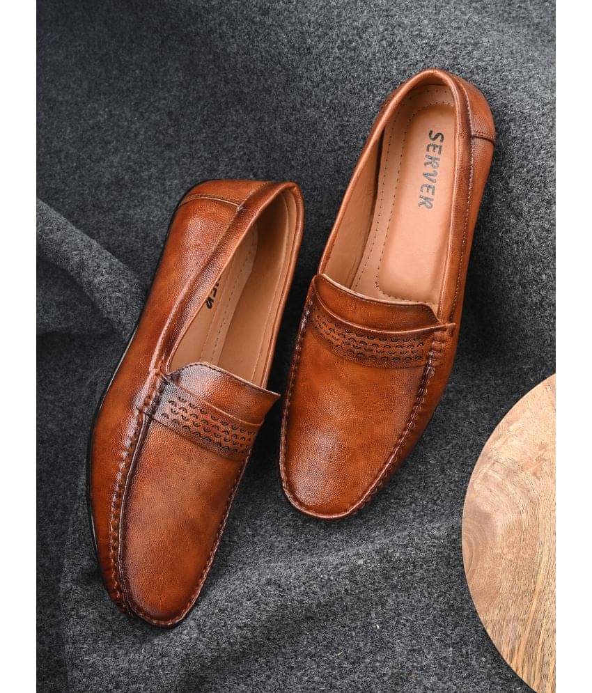     			server Tan Men's Slip on