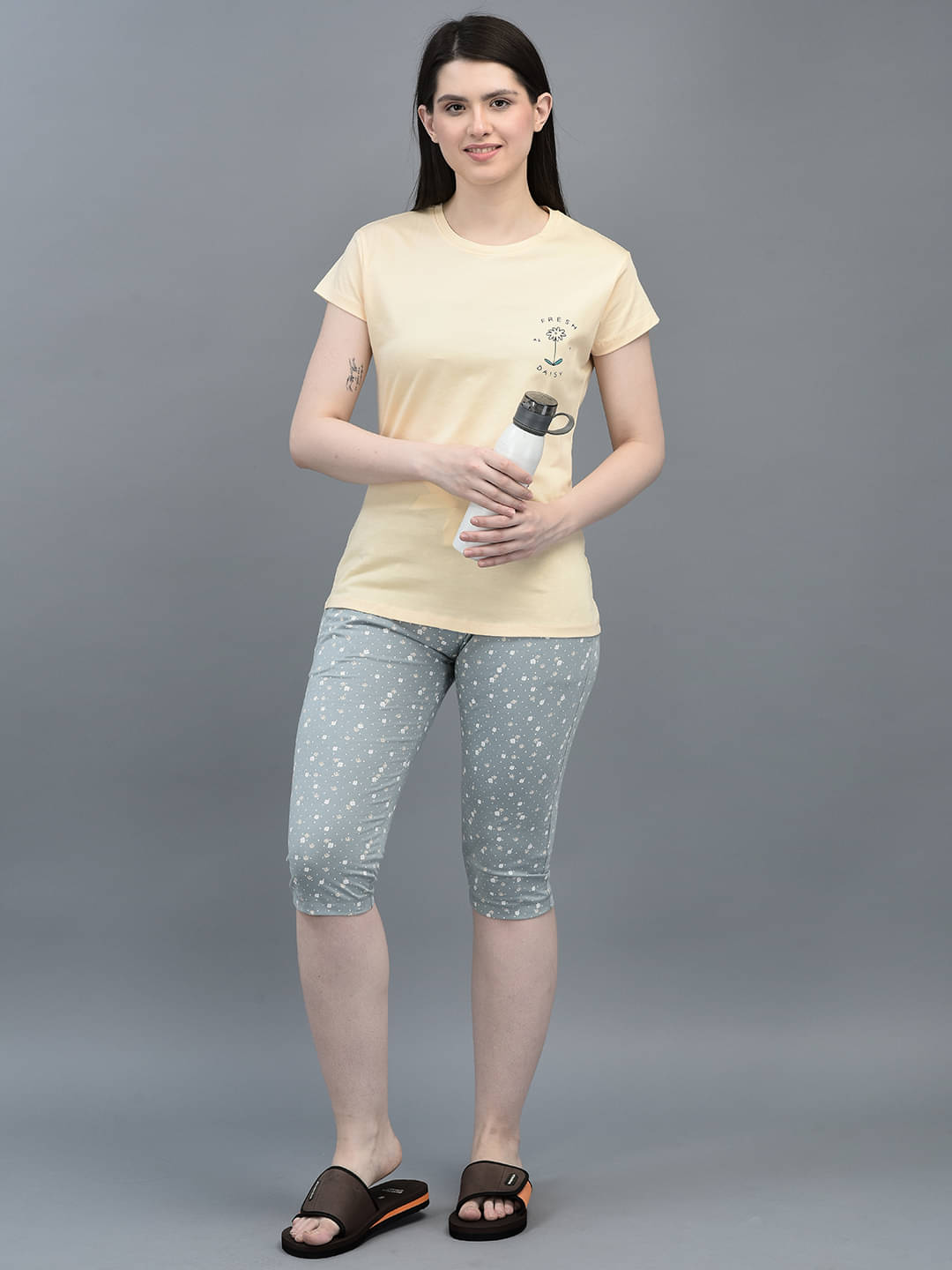     			Dollar Missy Yellow Cotton Women's Nightwear Night Capris ( Pack of 1 )