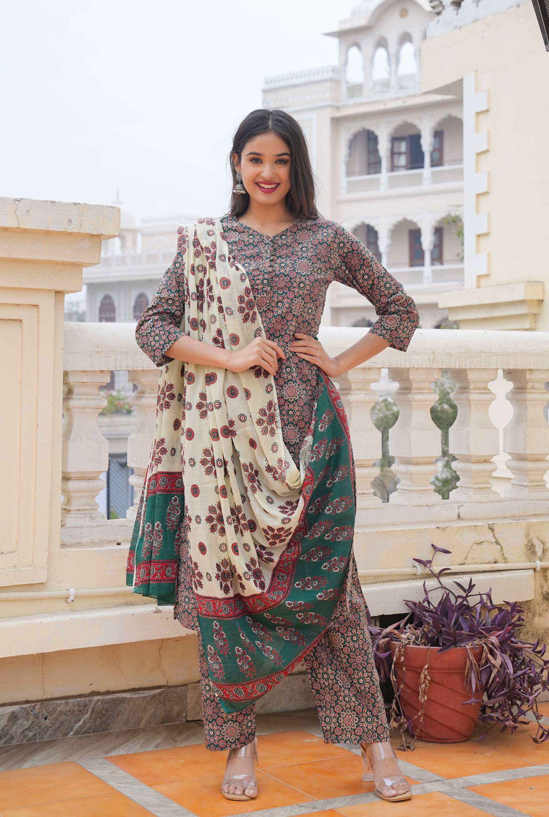     			Vbuyz Cotton Printed Kurti With Palazzo Women's Stitched Salwar Suit - Green ( Pack of 1 )