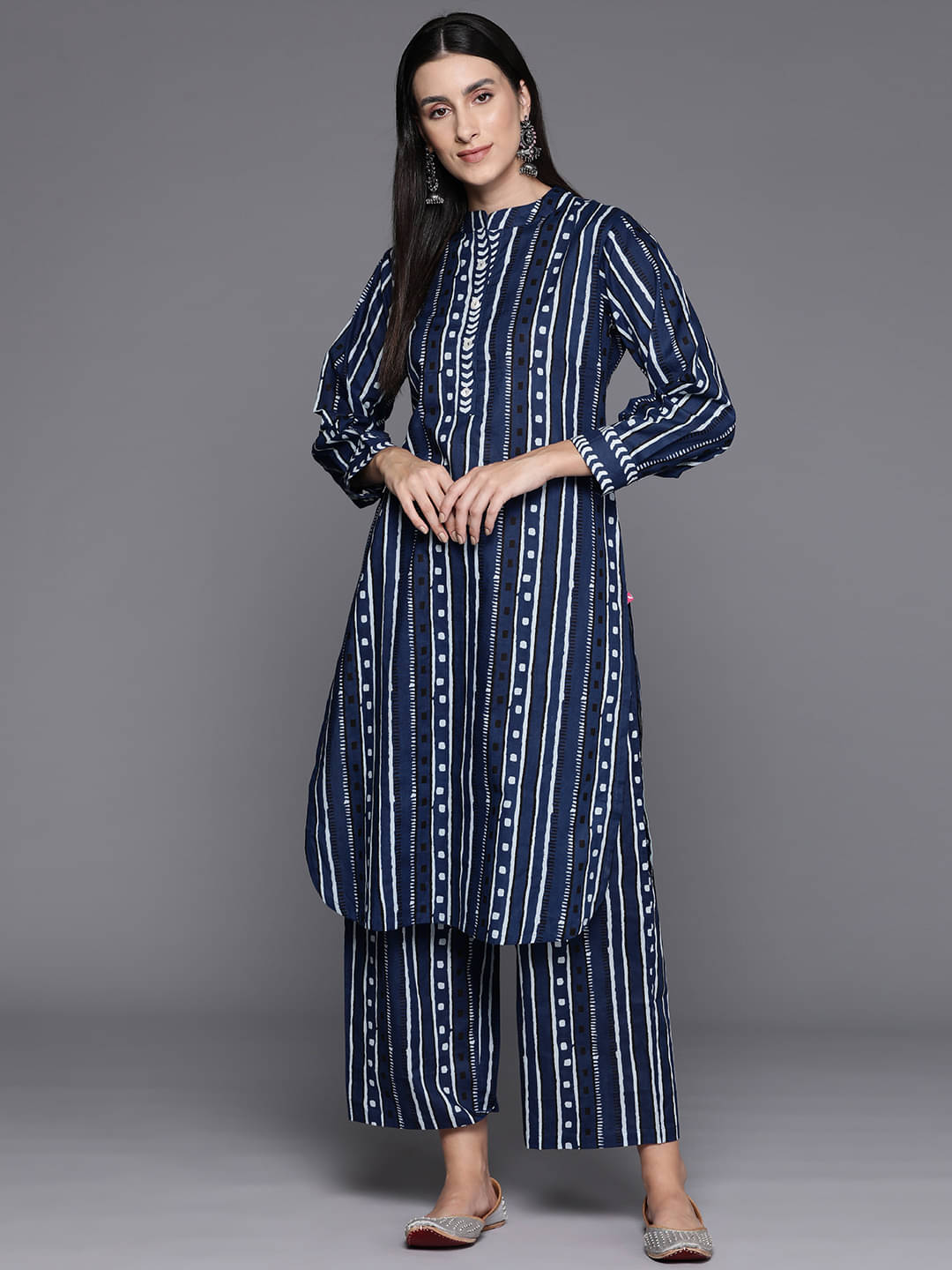 Varanga Cotton Printed Kurti With Pants Women's Stitched Salwar Suit - Navy Blue ( Pack of 1 ) Varanga Cotton Printed Kurti With Pants Women's Stitched Salwar Suit - Navy Blue ( Pack of 1 )