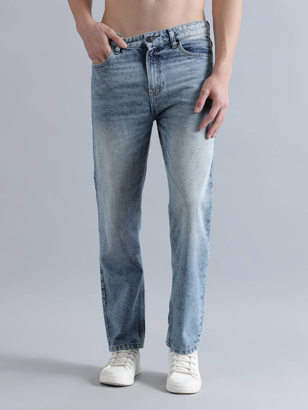 Bene Kleed Men Relaxed Fit Mid-Rise Clean Look Light Fade Cotton Jeans - Jeans | Buy online on ZillyBuy