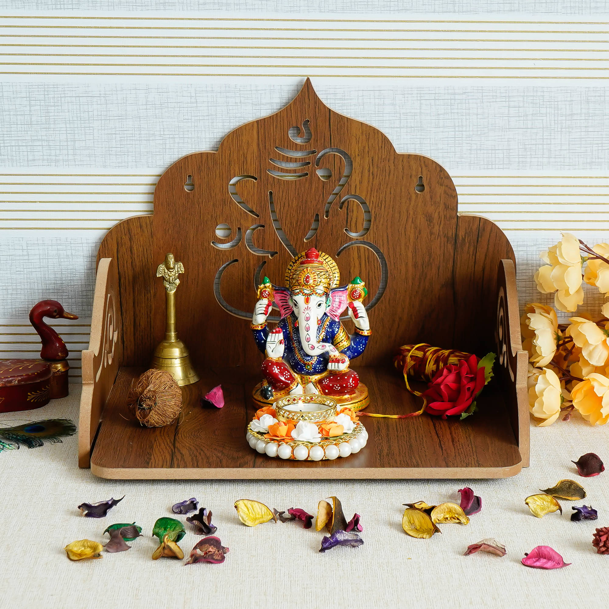     			eCraftIndia Ganesha Design Laminated Wood Pooja Temple