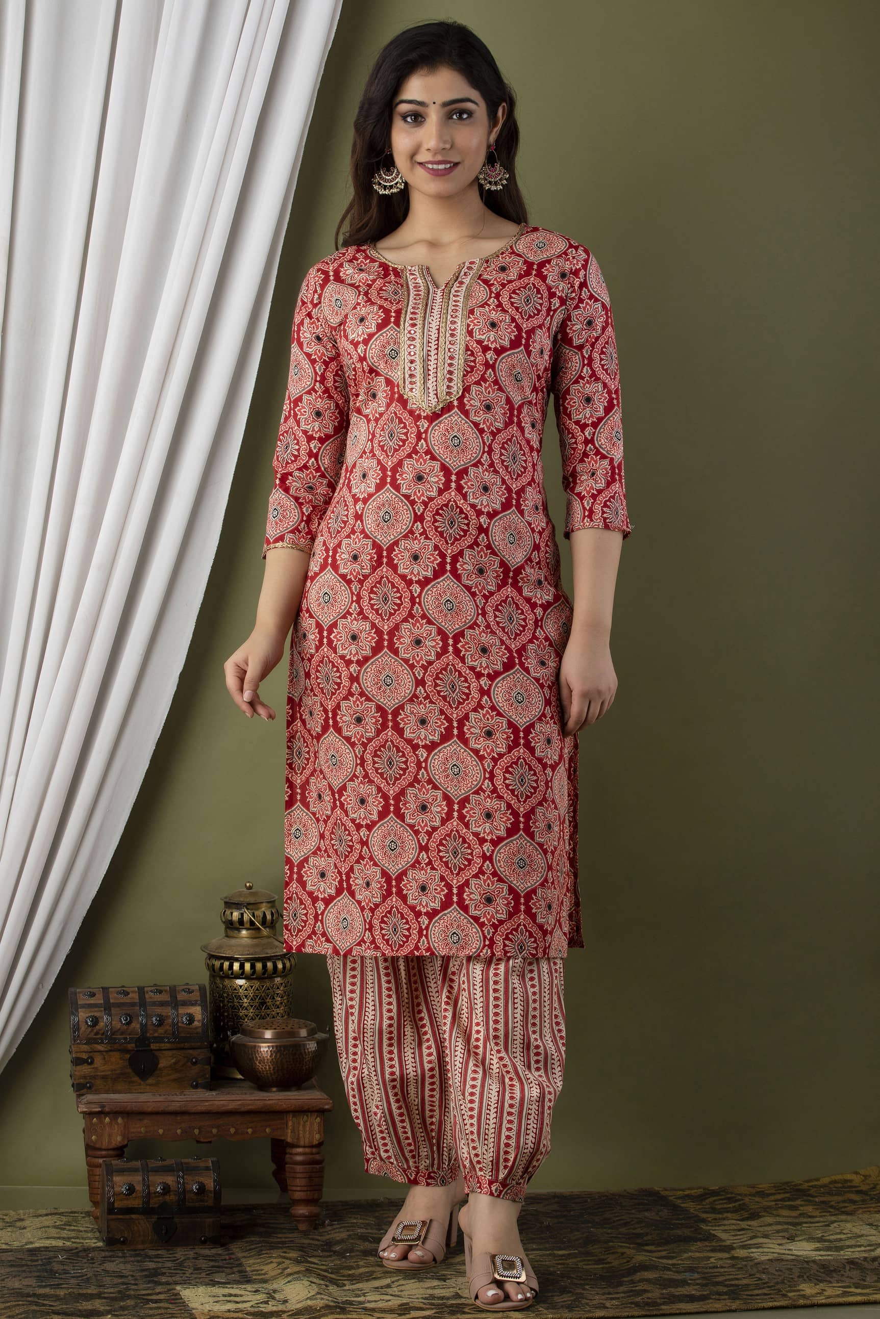 Glorious Rayon Printed Kurti With Pants Women's Stitched Salwar Suit - Red ( Pack of 1 )