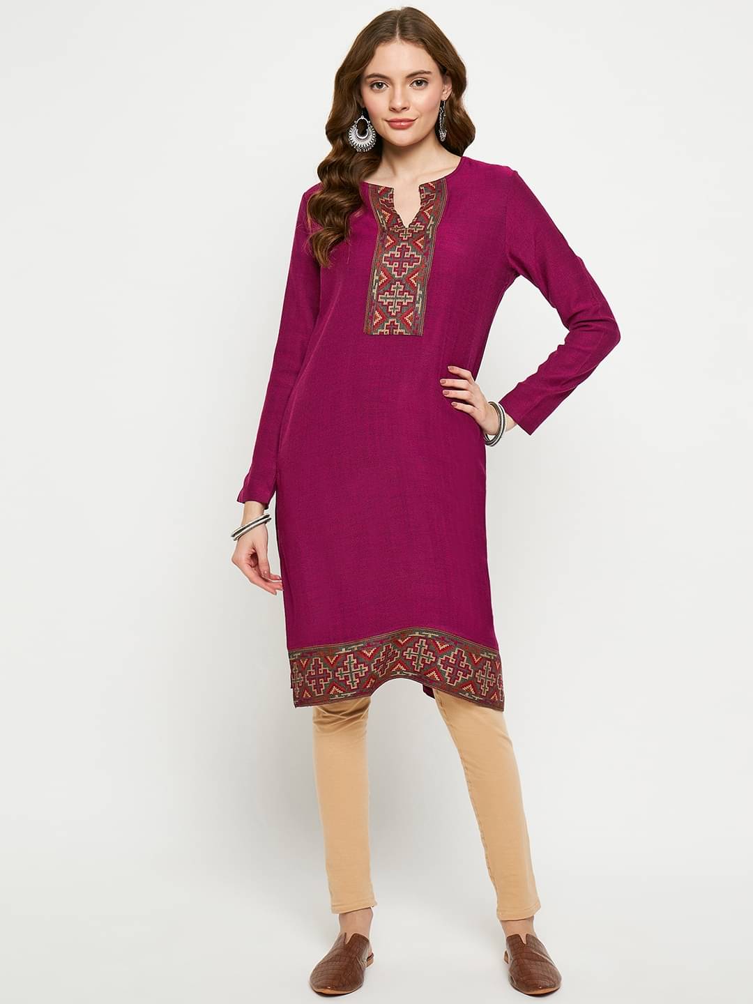     			VIAZAA Woollen Printed Straight Women's Kurti - Magenta ( Pack of 1 )