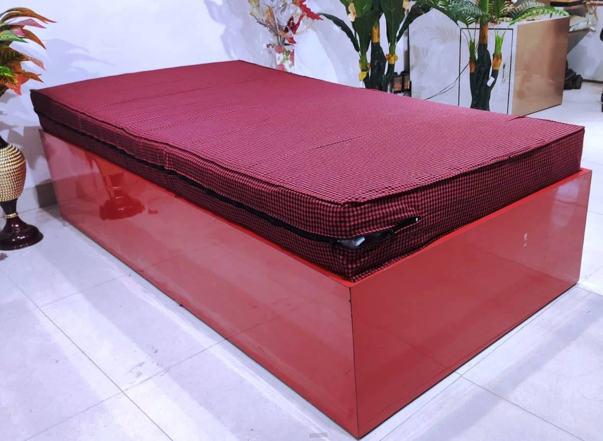 Abhikram Red Cotton Mattress Cover     			Abhikram Red Cotton Mattress Cover