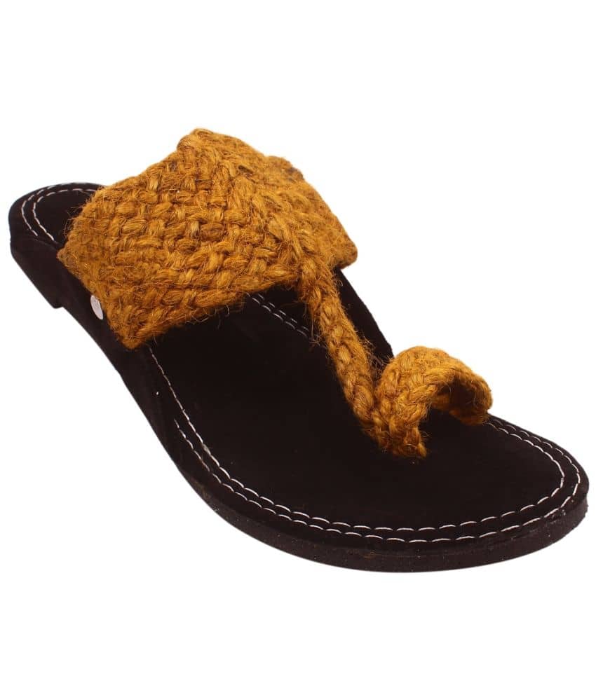 rajeraj Yellow Men's Kolhapuris - Ethnic Shoes | Buy online on ZillyBuy