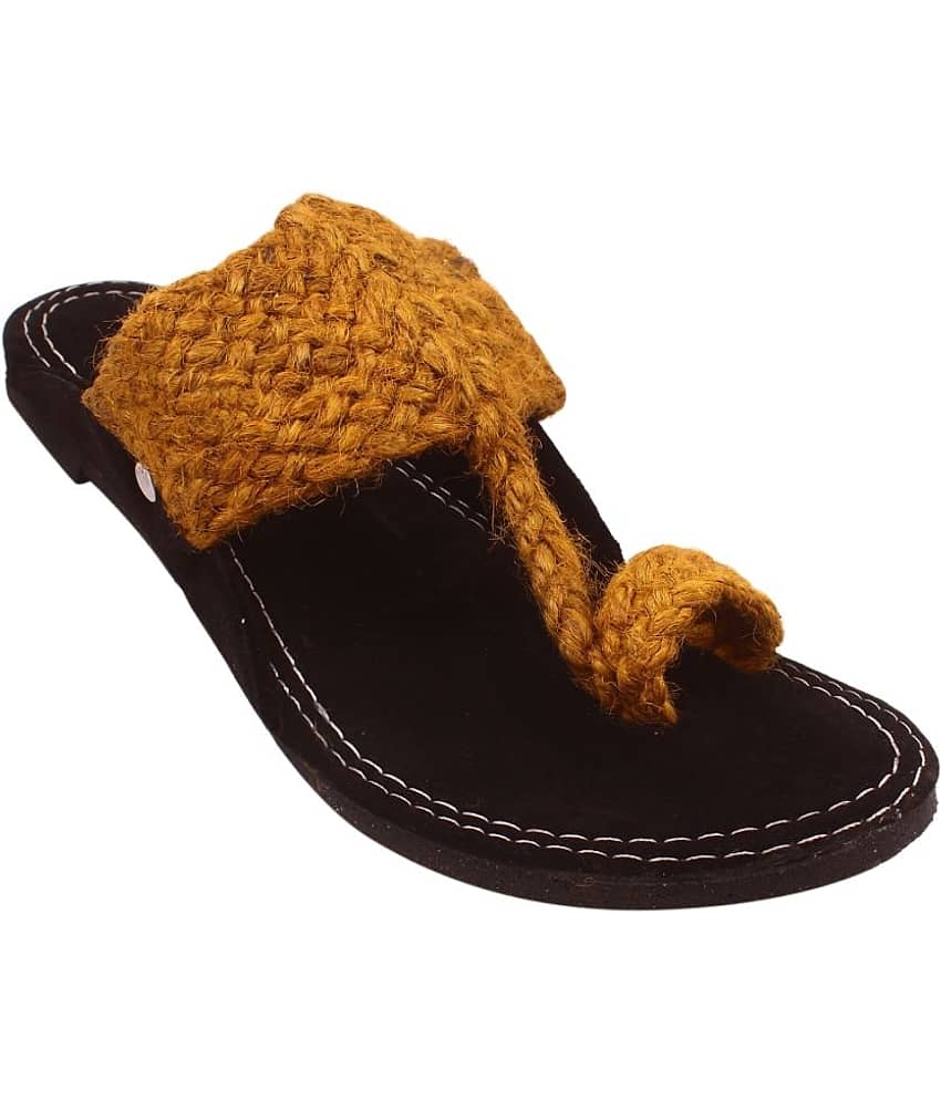 rajeraj Yellow Men's Kolhapuris - Ethnic Shoes | Buy online on ZillyBuy