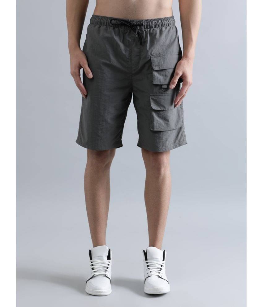     			Bene Kleed Men Solid Relaxed Cargo Shorts with Buckel Detailing