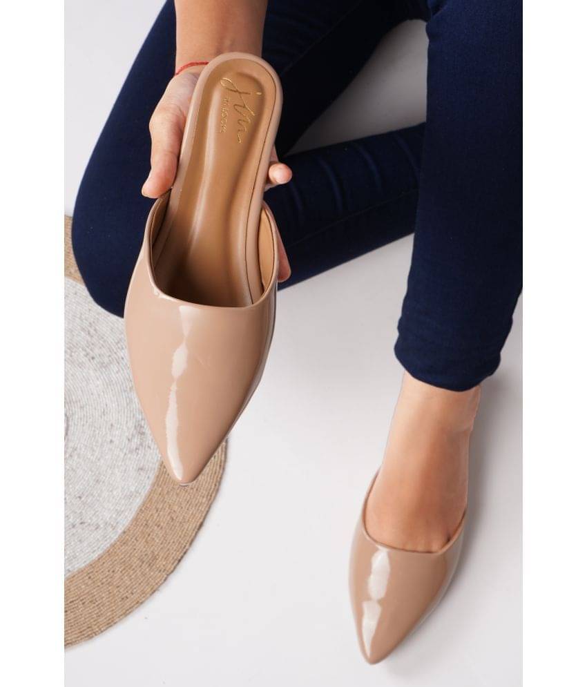     			JM Looks Beige Women's Casual Ballerinas