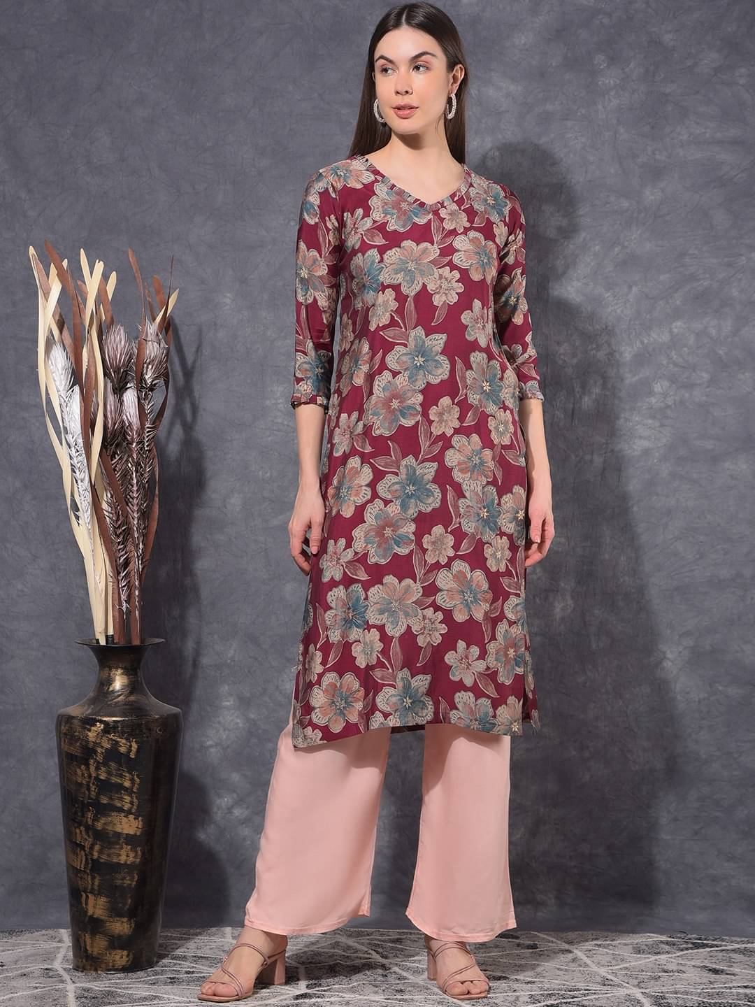     			Mamoose Chanderi Self Design Straight Women's Kurti - Maroon ( Pack of 1 )