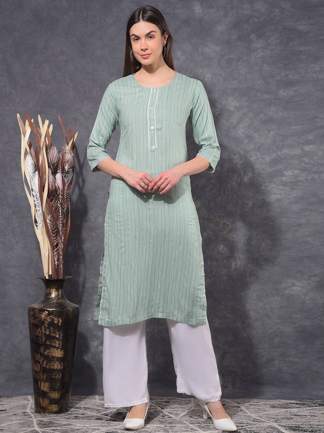     			Mamoose Cotton Blend Self Design Straight Women's Kurti - Sea Green ( Pack of 1 )