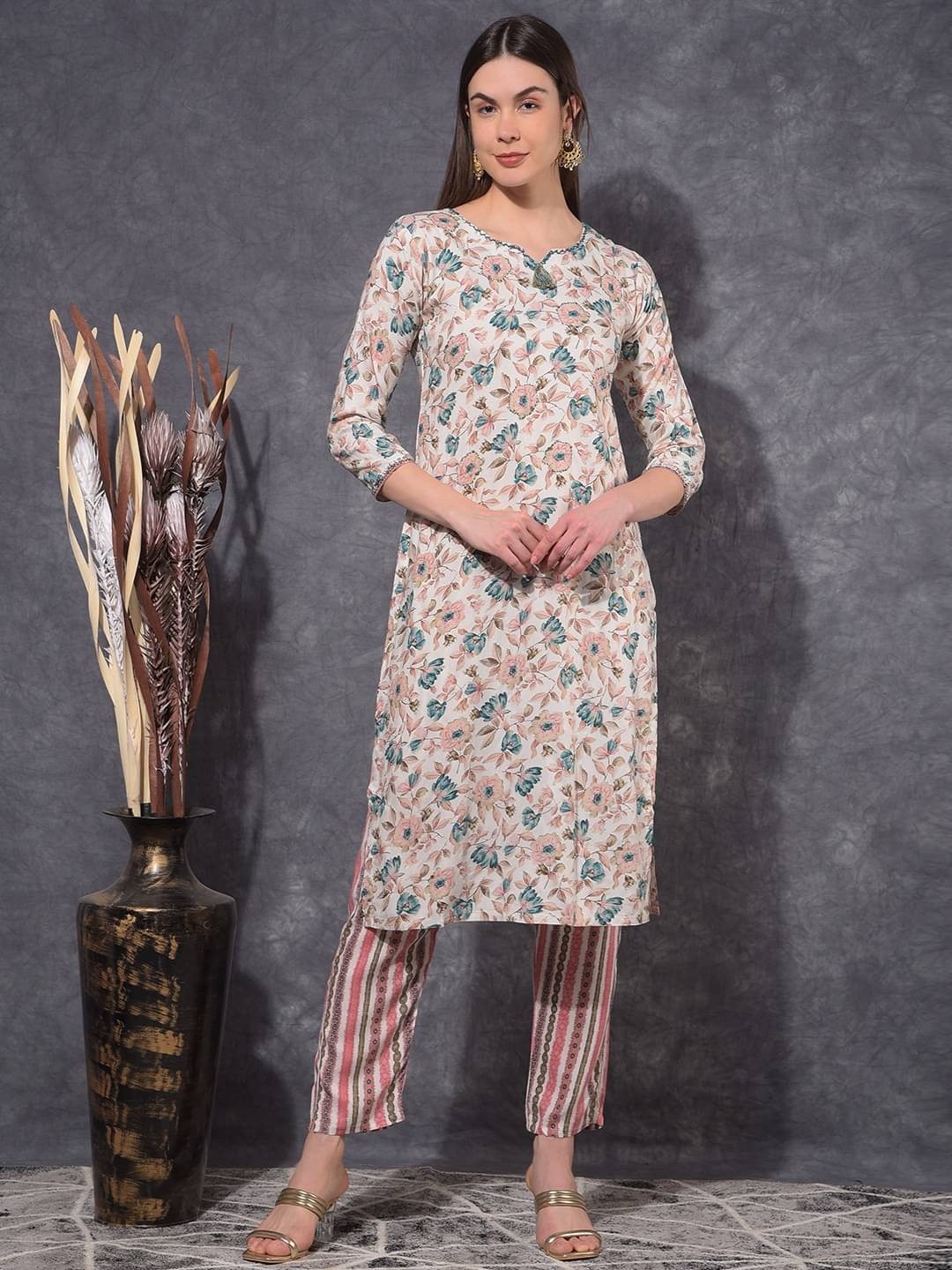     			Mamoose Cotton Blend Self Design Kurti With Pants Women's Stitched Salwar Suit - Green ( Pack of 1 )