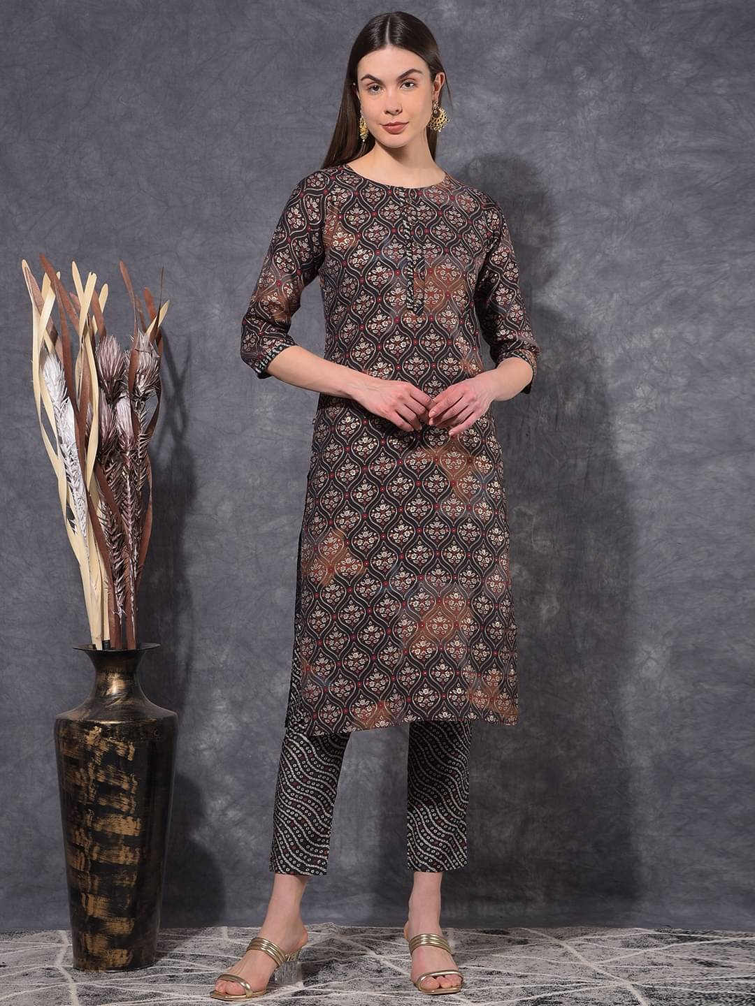     			Mamoose Cotton Blend Self Design Kurti With Pants Women's Stitched Salwar Suit - Black ( Pack of 1 )