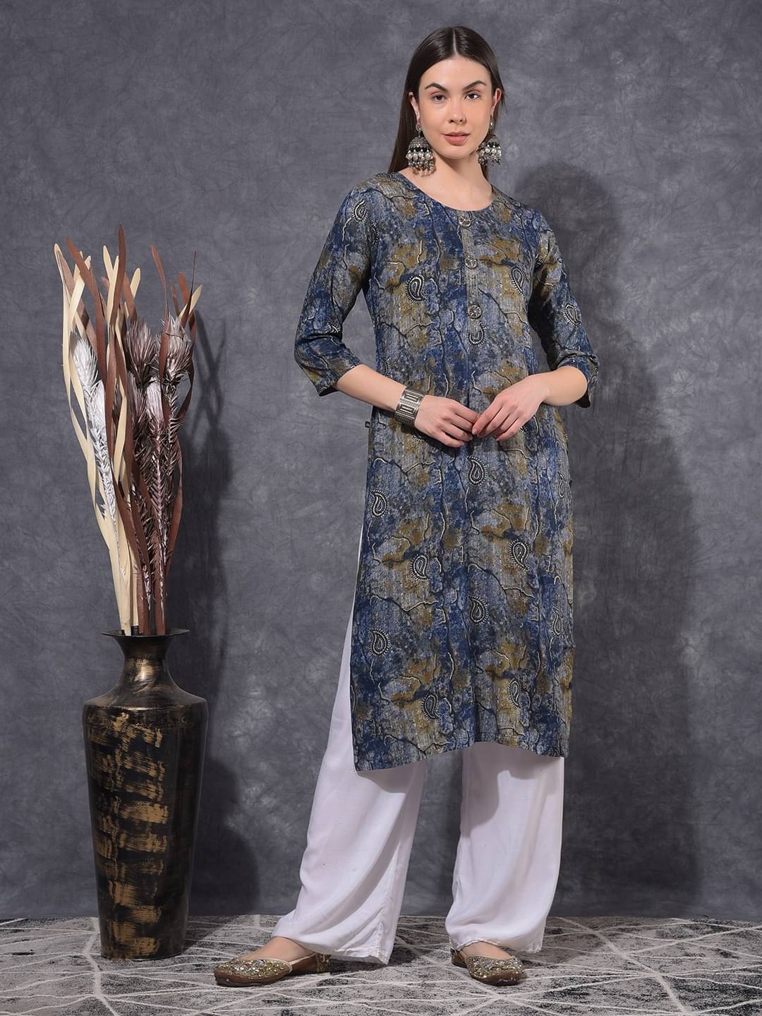 Mamoose Cotton Blend Self Design Straight Women's Kurti - Blue ( Pack of 1 ) Mamoose Cotton Blend Self Design Straight Women's Kurti - Blue ( Pack of 1 )