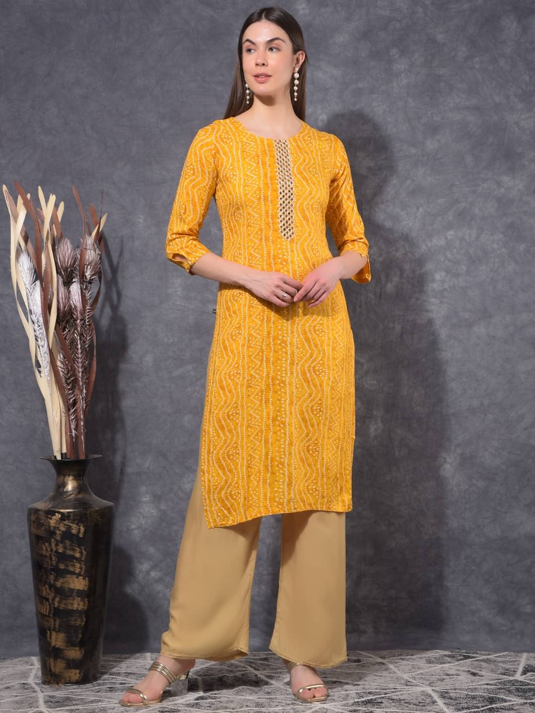     			Mamoose Cotton Blend Self Design Straight Women's Kurti - Mustard ( Pack of 1 )