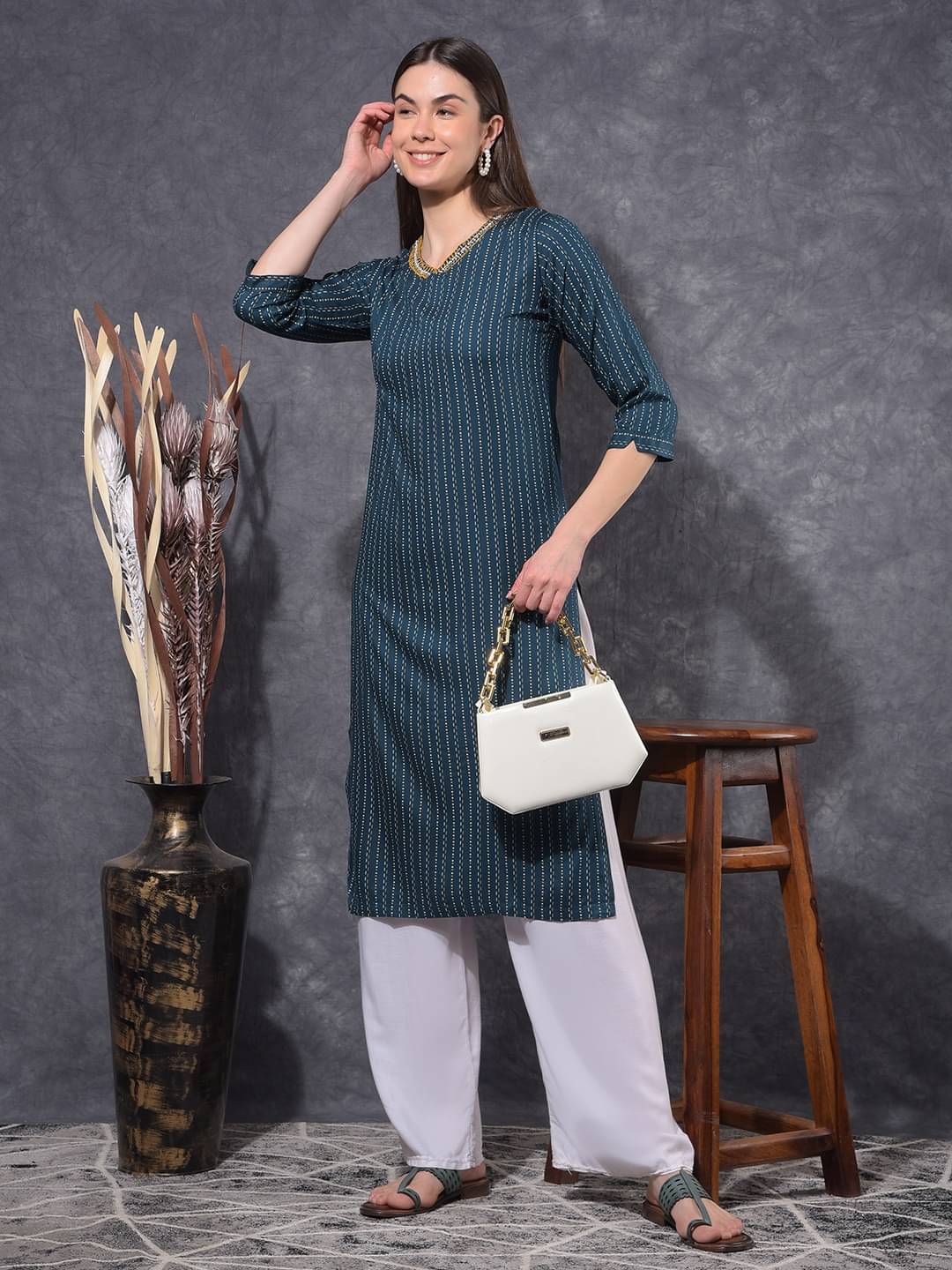     			Mamoose Cotton Blend Self Design Straight Women's Kurti - Blue ( Pack of 1 )