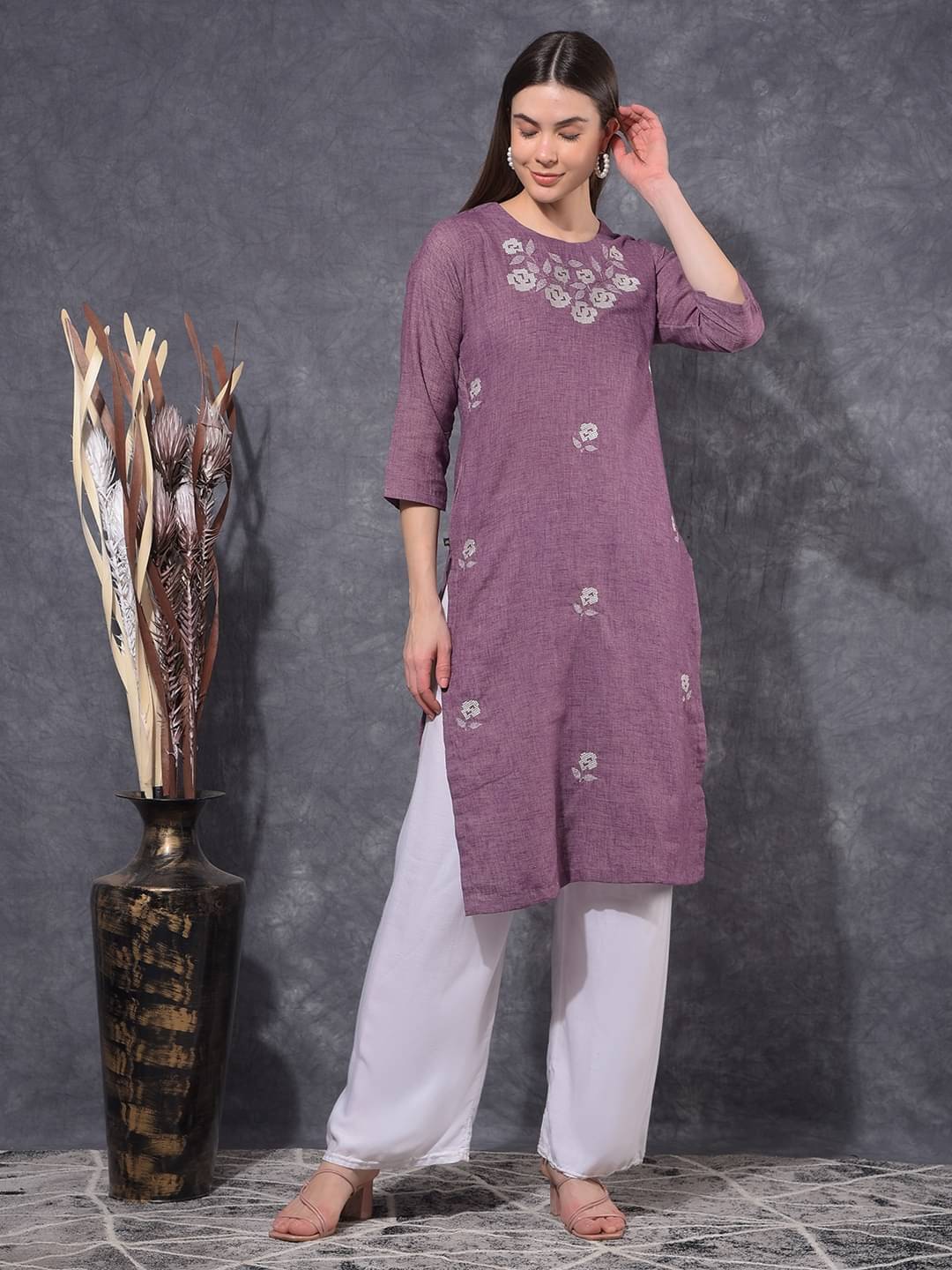 Mamoose Cotton Self Design Straight Women's Kurti - Purple ( Pack of 1 ) Mamoose Cotton Self Design Straight Women's Kurti - Purple ( Pack of 1 )