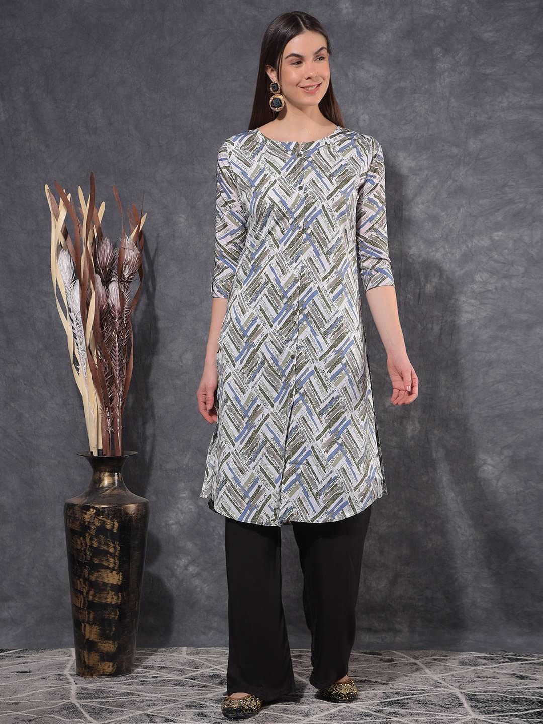     			Mamoose Rayon Self Design Straight Women's Kurti - Blue ( Pack of 1 )