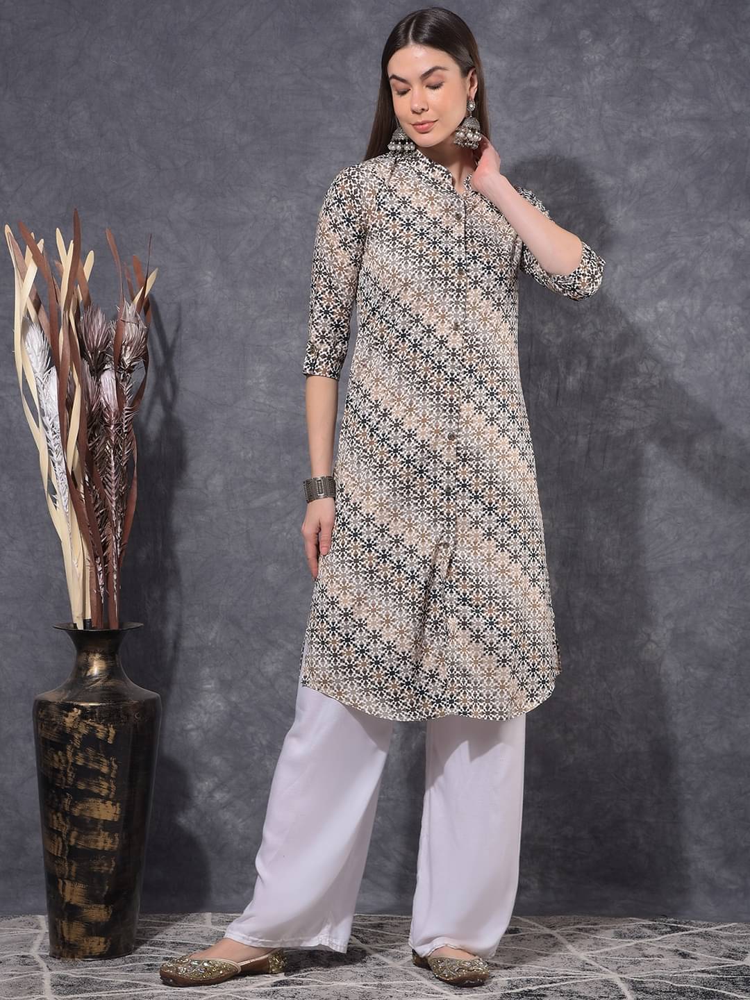     			Mamoose Rayon Self Design Straight Women's Kurti - Mustard ( Pack of 1 )