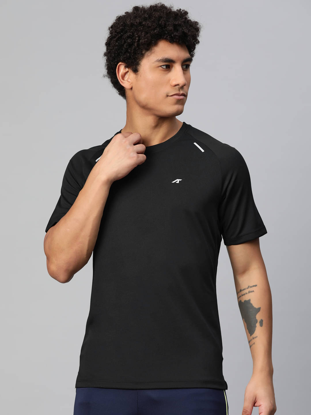     			Alcis Black Polyester Slim Fit Men's Sports T-Shirt ( Pack of 1 )