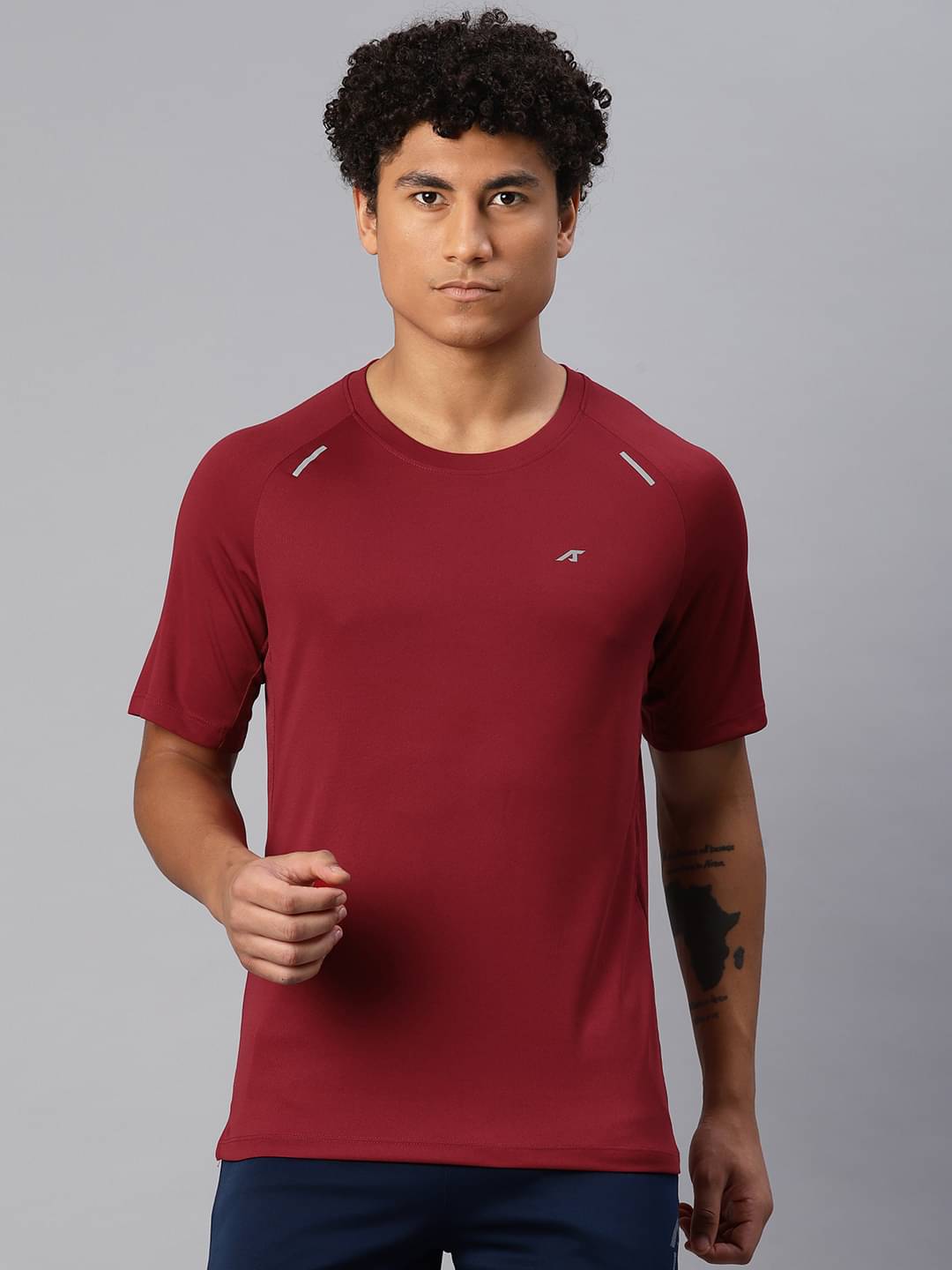 Alcis Red Polyester Slim Fit Men's Sports T-Shirt ( Pack of 1 ) Alcis Red Polyester Slim Fit Men's Sports T-Shirt ( Pack of 1 )