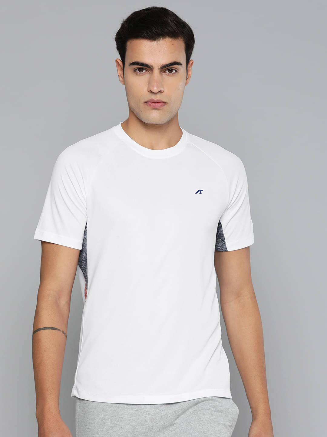 Alcis White Polyester Slim Fit Men's Sports T-Shirt ( Pack of 1 ) Alcis White Polyester Slim Fit Men's Sports T-Shirt ( Pack of 1 )