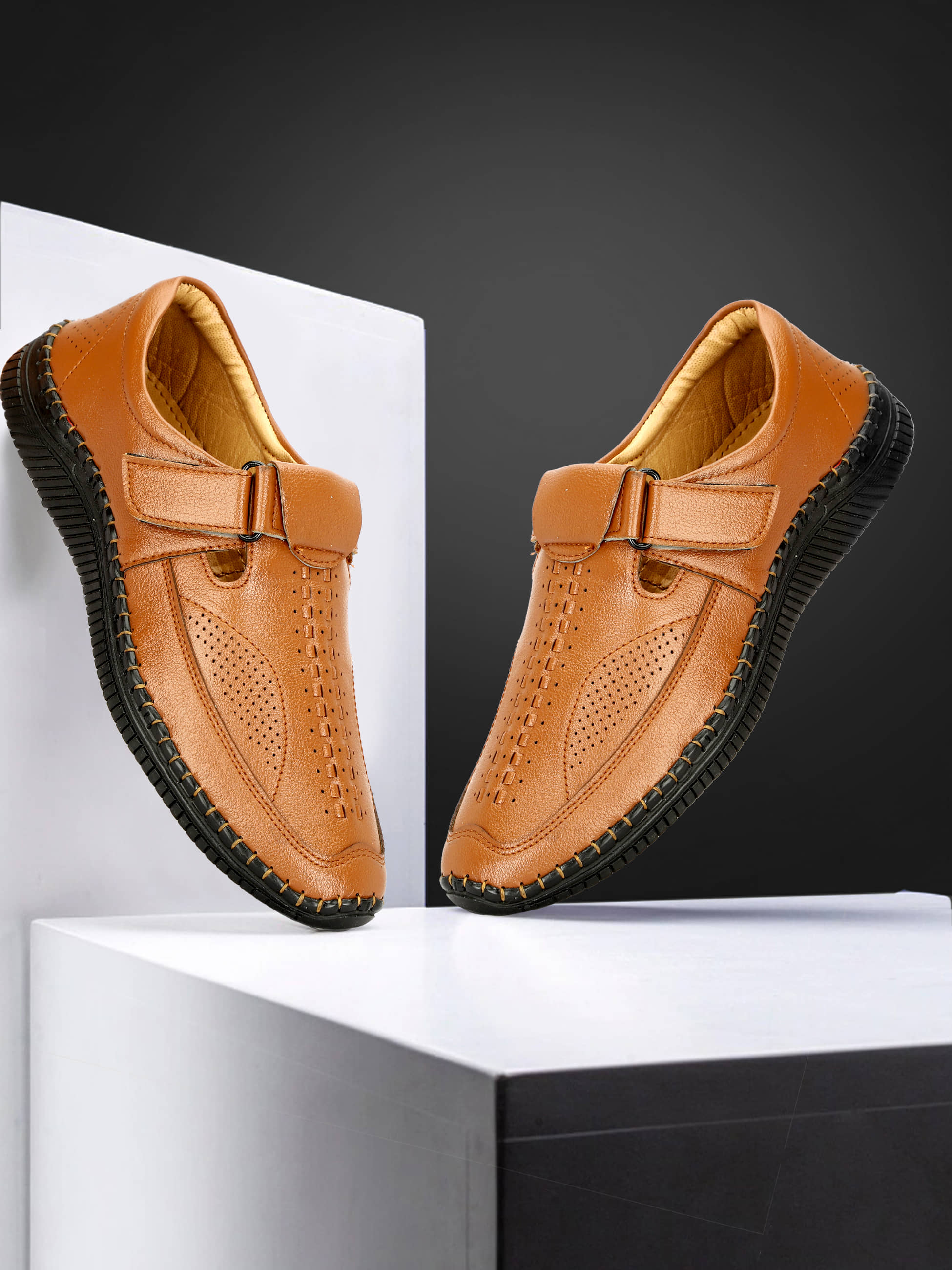 Buxton - Tan Men's Sandals