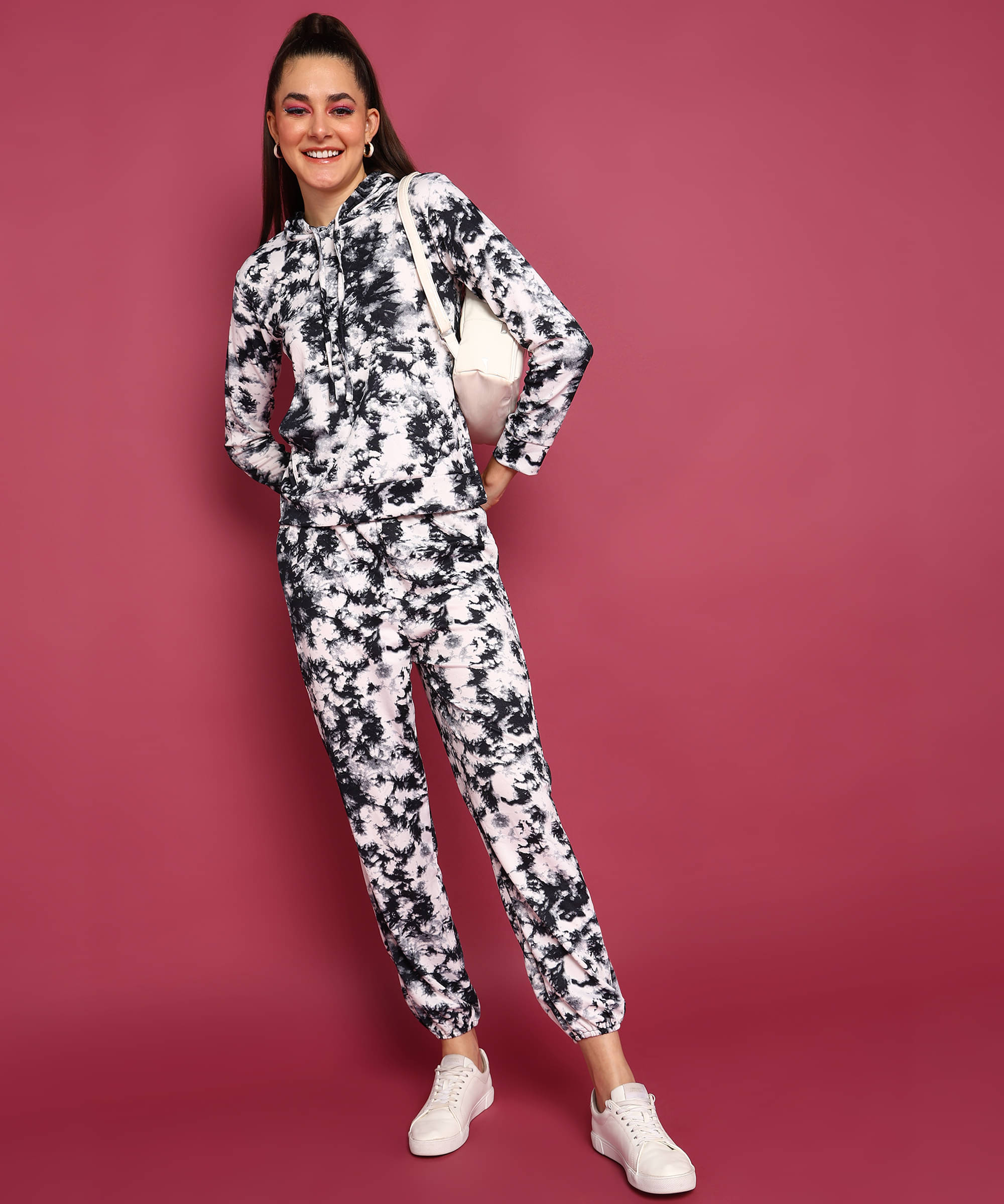 POPWINGS Women Printed Sweatshirt With Joggers Co-Ord Set ( Multicolor ) POPWINGS Women Printed Sweatshirt With Joggers Co-Ord Set ( Multicolor )