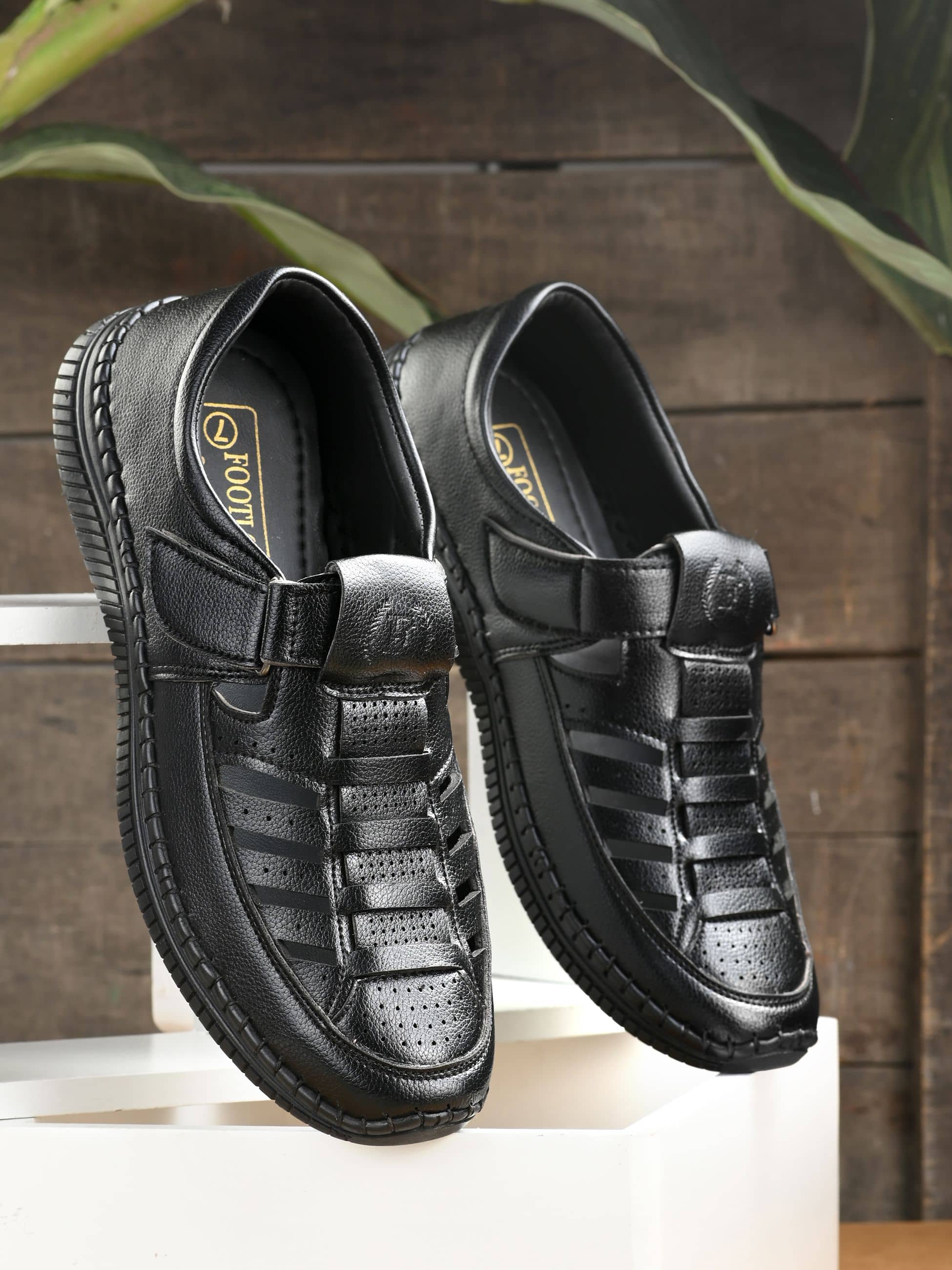 Footloose - Black Men's Sandals