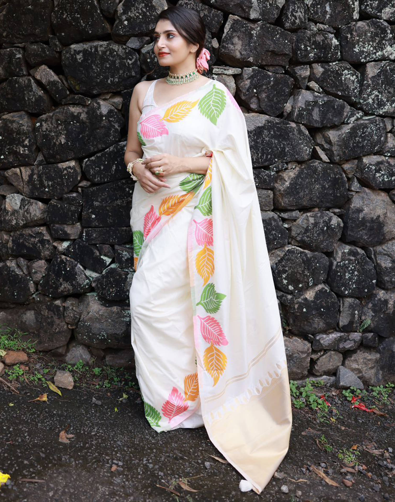     			Samah Silk Self Design Saree With Unstitched Blouse Piece ( White )
