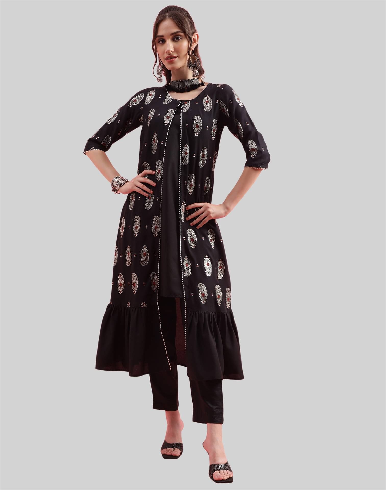Skylee Rayon Printed A-line Women's Kurti - Black ( Pack of 1 ) Skylee Rayon Printed A-line Women's Kurti - Black ( Pack of 1 )