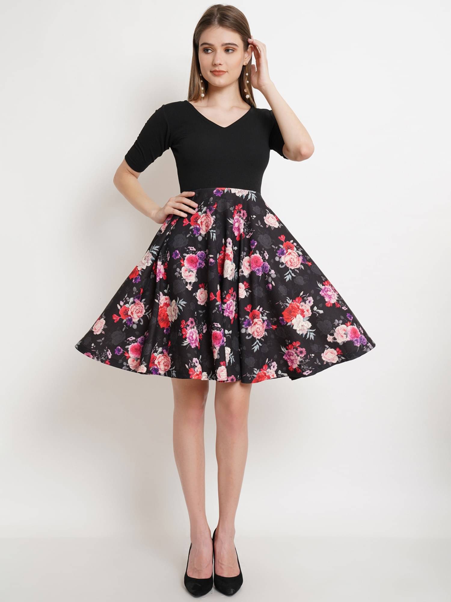     			POPWINGS Women Polyester Printed Bodycon Dress ( Multicolor )